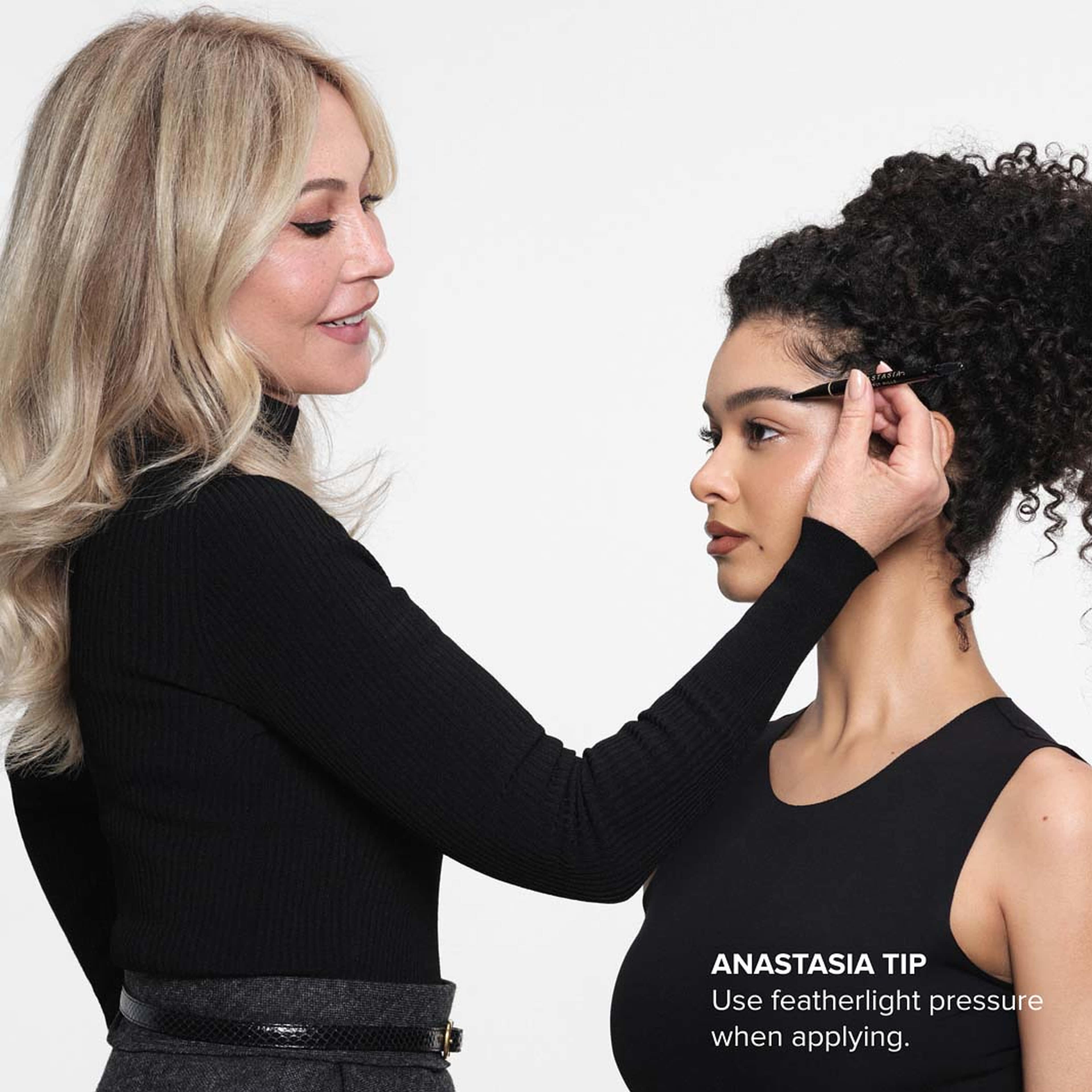 Archibrow Brow Pencil, från Anastasia Beverly Hills, i färgen Chocolate. Klicka för att öppna bilden i stort format