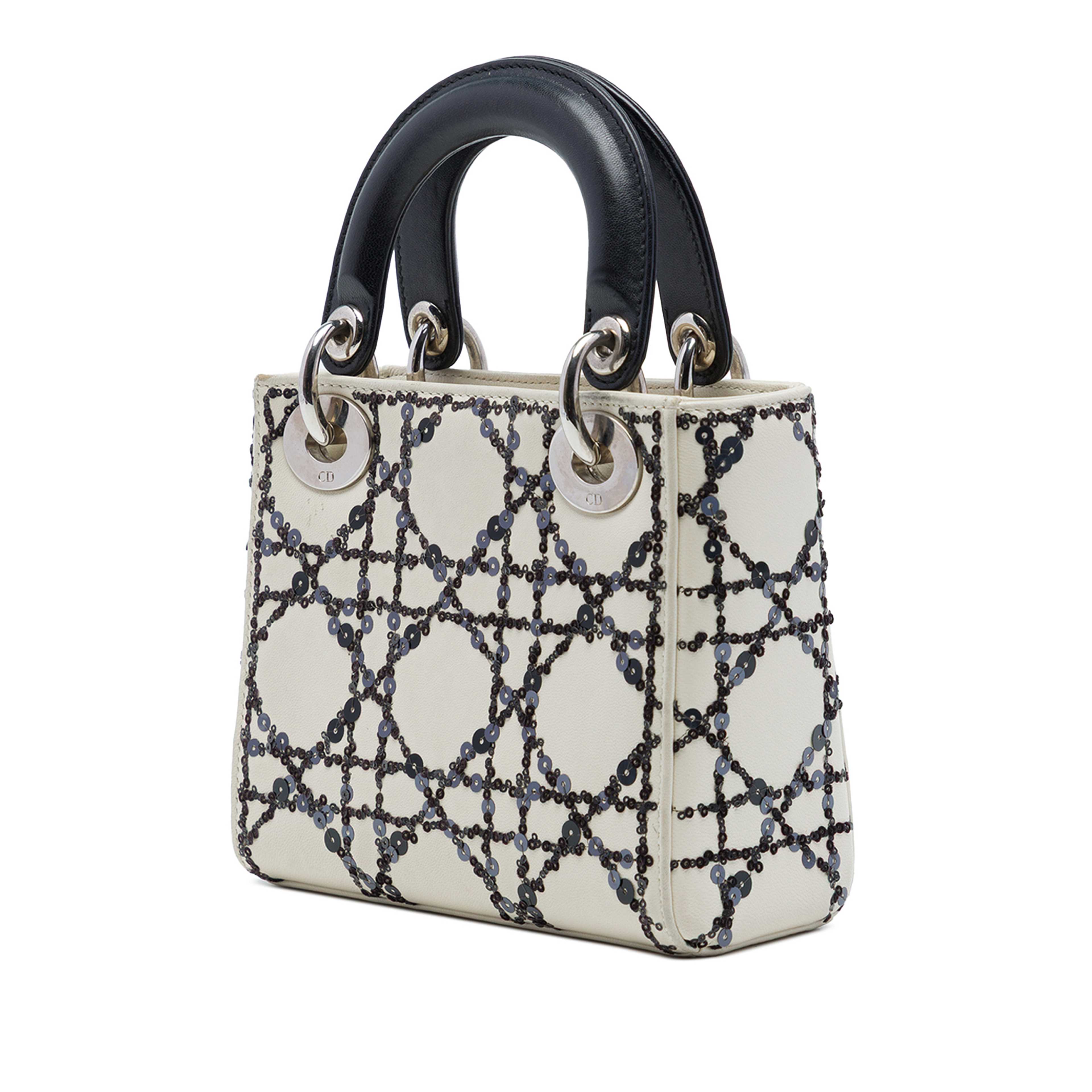Dior Mini Calfskin Cannage Sequin Lady Dior, från Luxclusif, i färgen vit. Klicka för att öppna bilden i stort format