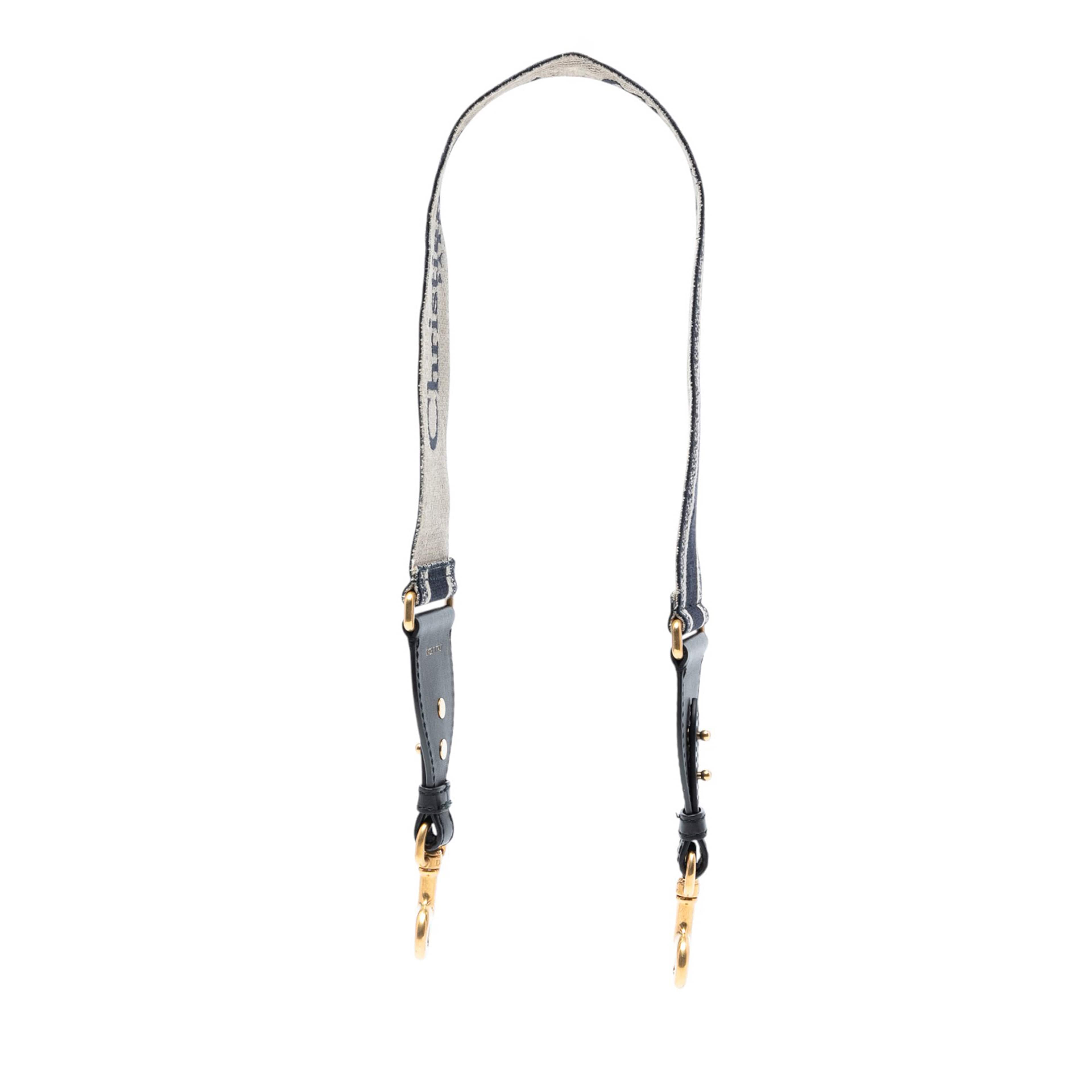 Dior Embroidered Canvas Logo Shoulder Strap, från Luxclusif, i färgen navy. Klicka för att öppna bilden i stort format