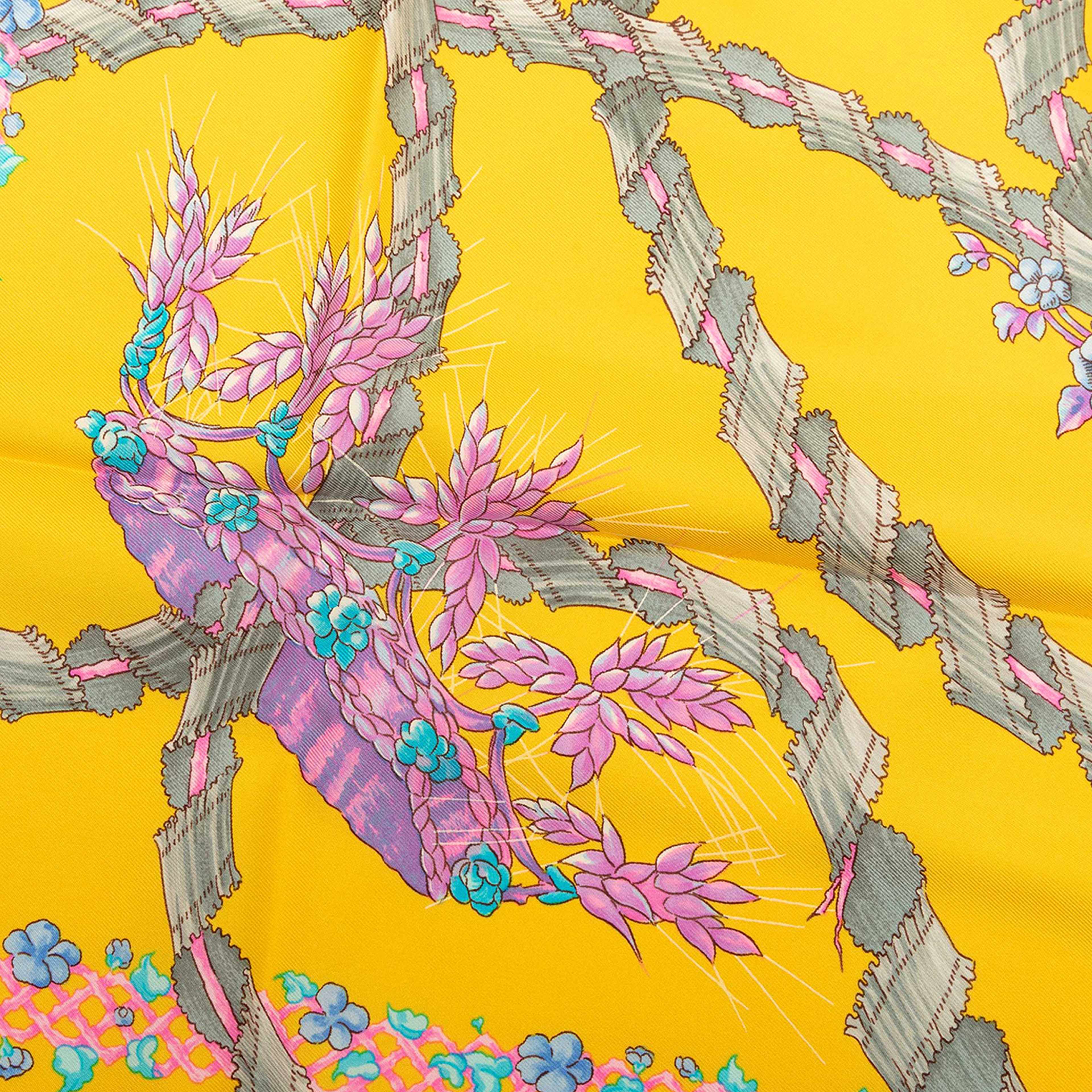 Hermès Le Sacre Du Printemps Silk Scarf 90, från Luxclusif, i färgen gul. Klicka för att öppna bilden i stort format