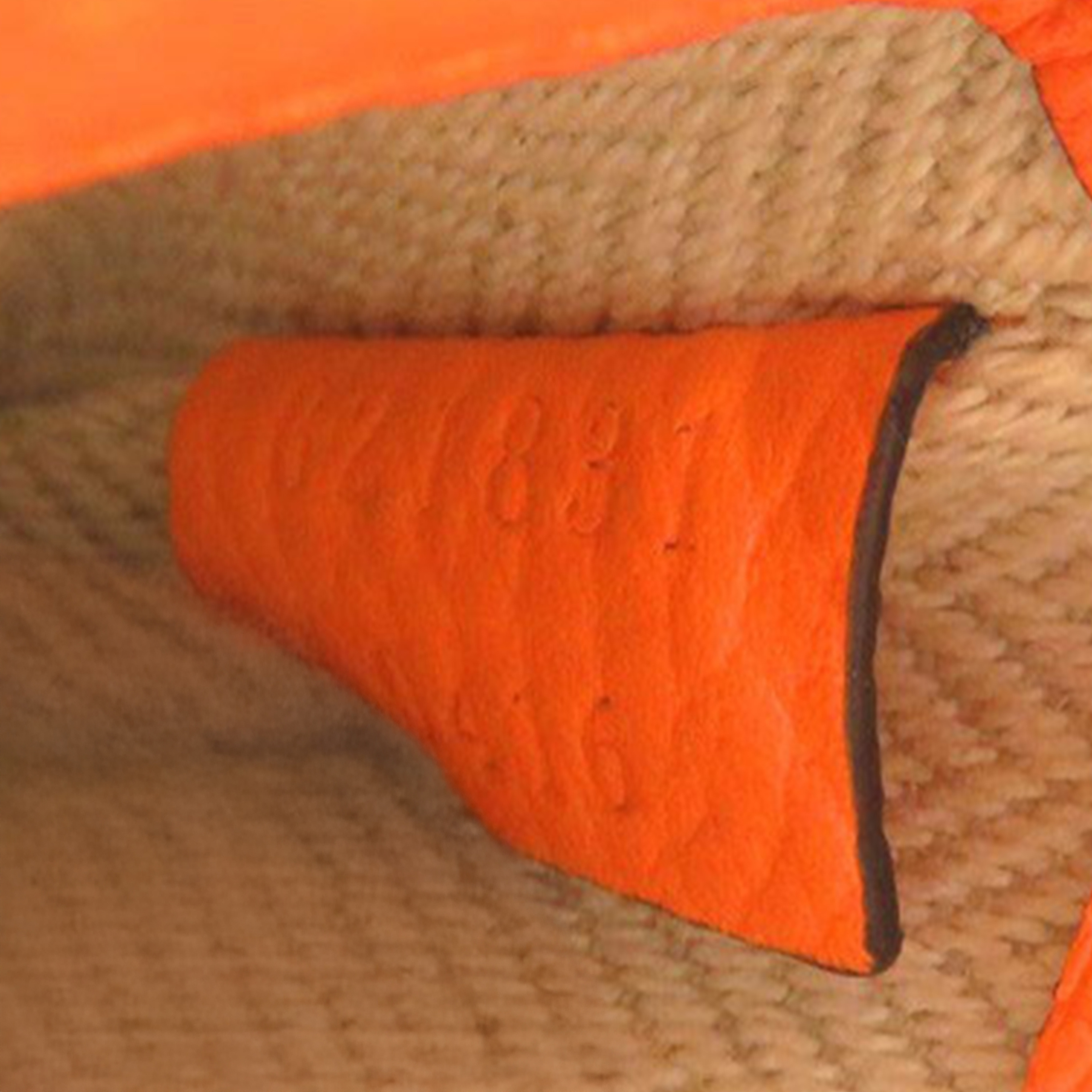 Gucci Micro Mini Calfskin Web B Crossbody, från Luxclusif, i färgen orange. Klicka för att öppna bilden i stort format