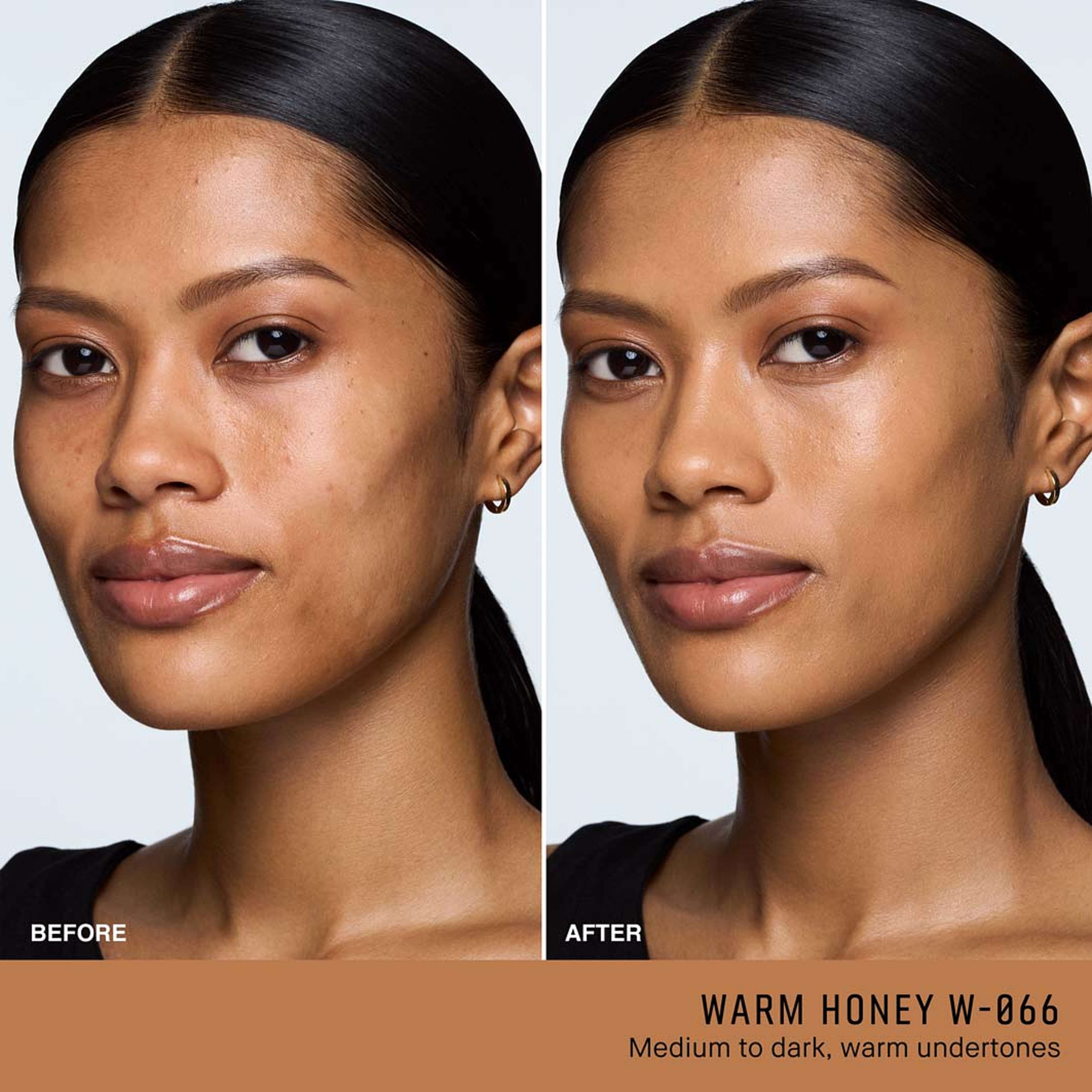 Serum Silk Foundation, från Bobbi Brown, i färgen Warm Honey. Klicka för att öppna bilden i stort format