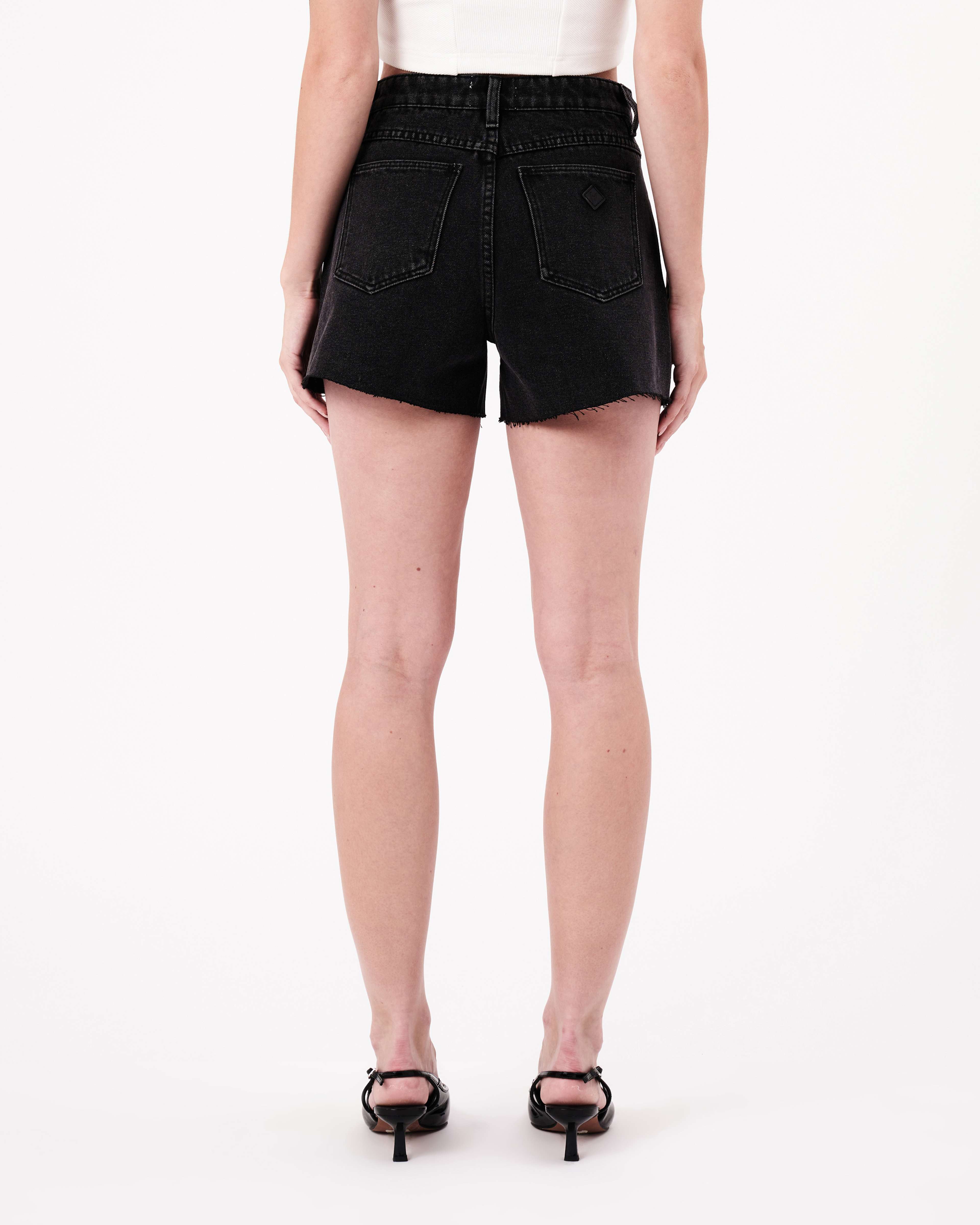 Venice Short Heidi Washed Black