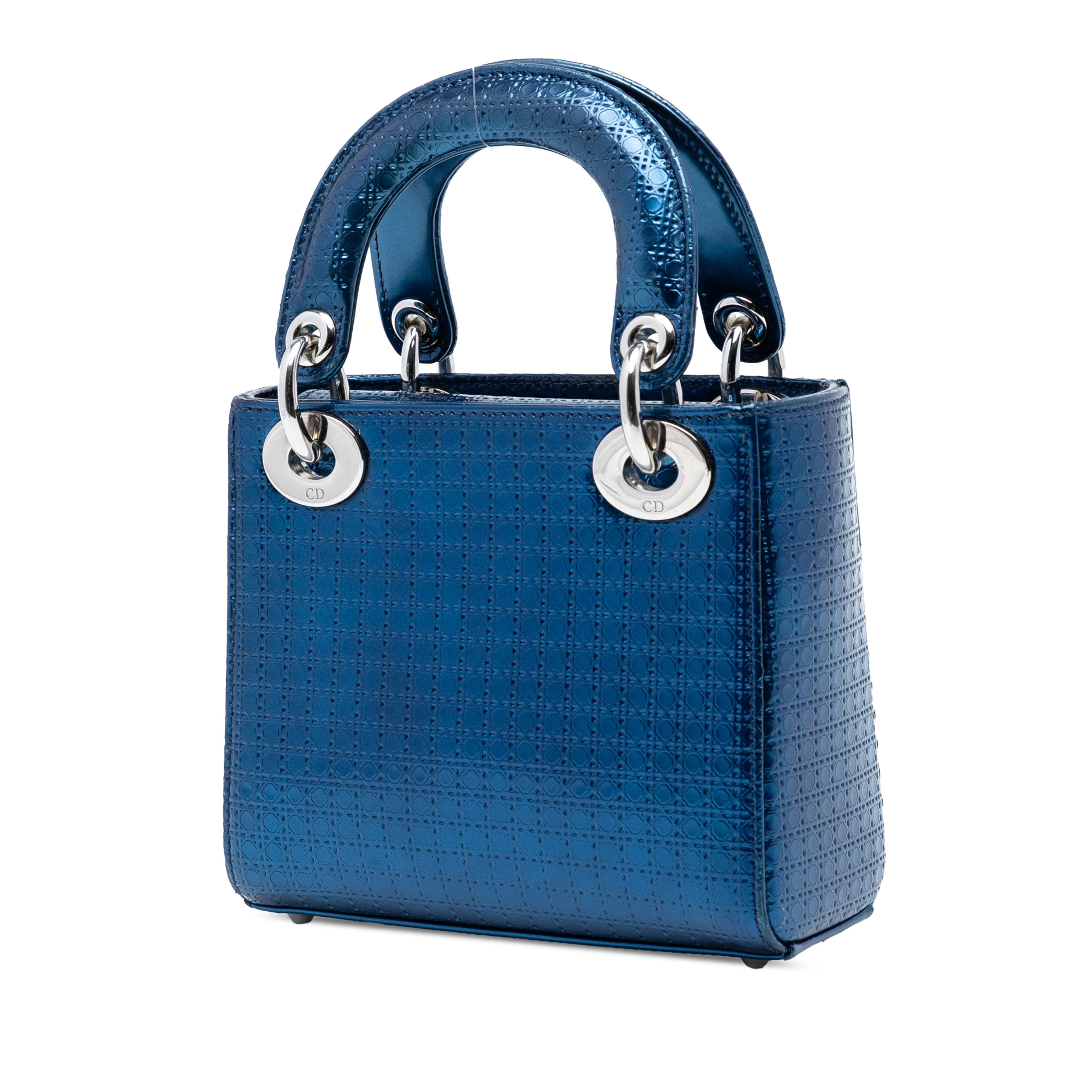 Dior Mini Metallic Patent Microcannage Lady Dior, från Luxclusif, i färgen blue. Klicka för att öppna bilden i stort format