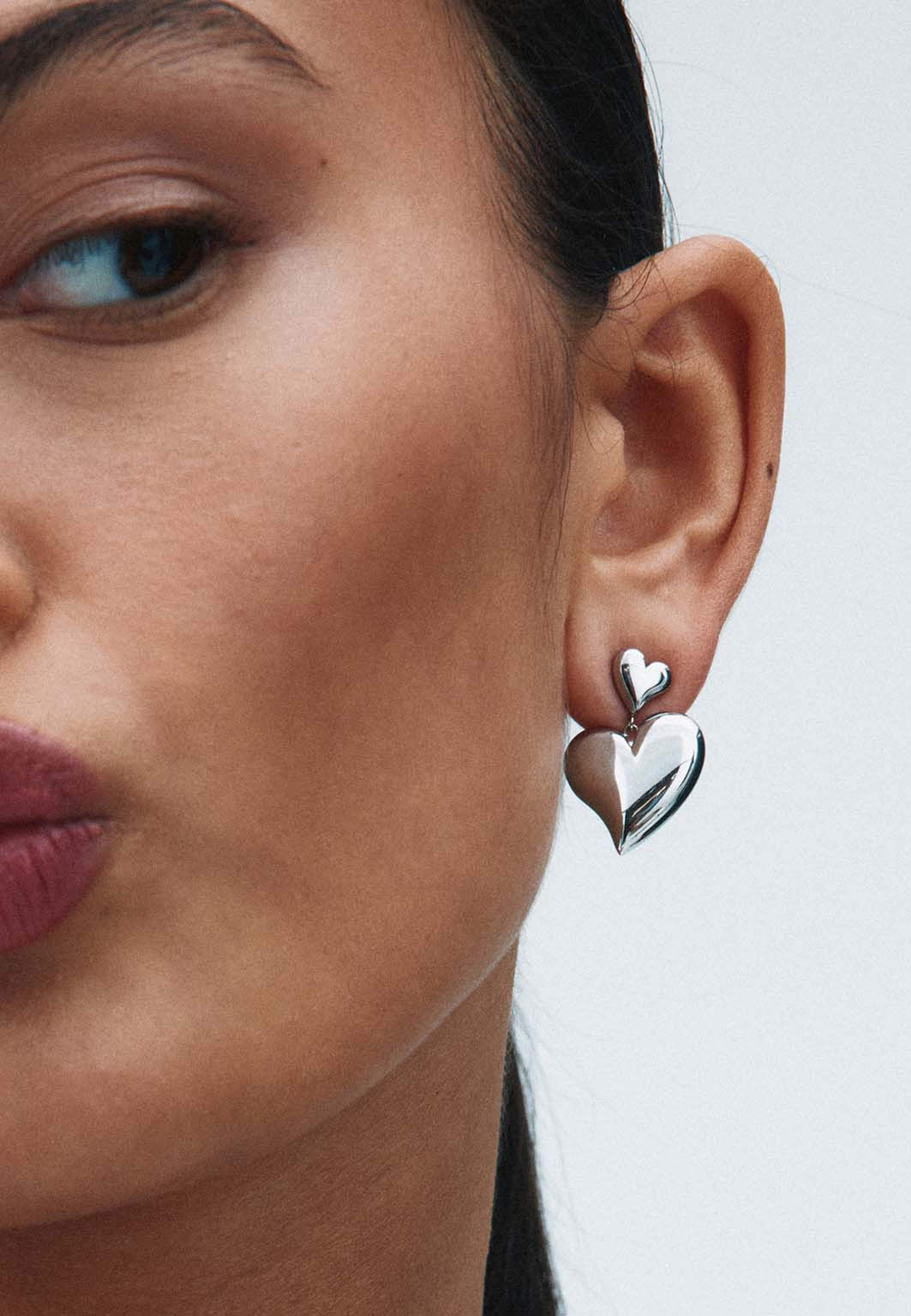 Amorina Earrings Steel, från Edblad, i färgen Steel. Klicka för att öppna bilden i stort format