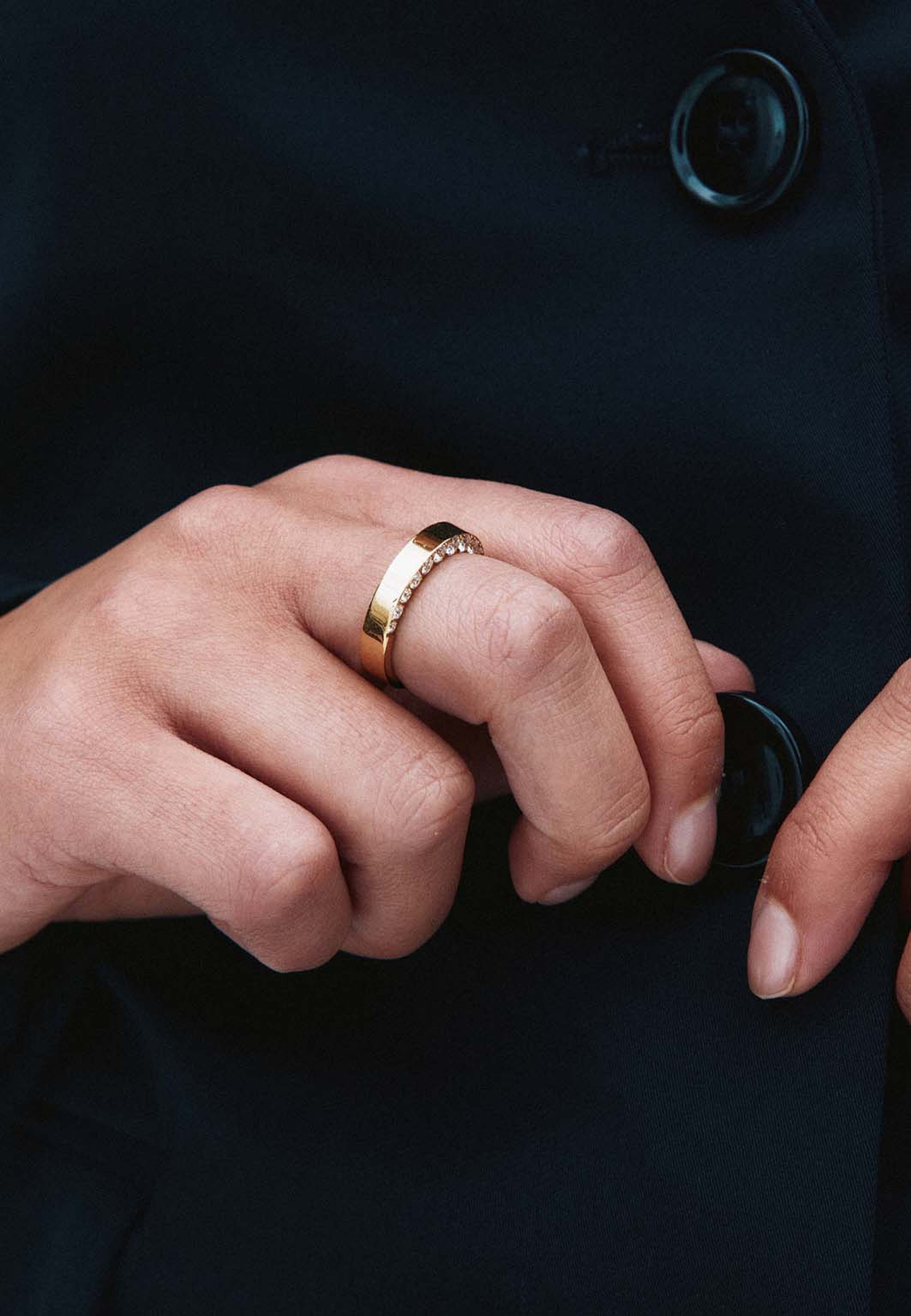 Monarch Ring Gold, från Edblad, i färgen Gold. Klicka för att öppna bilden i stort format