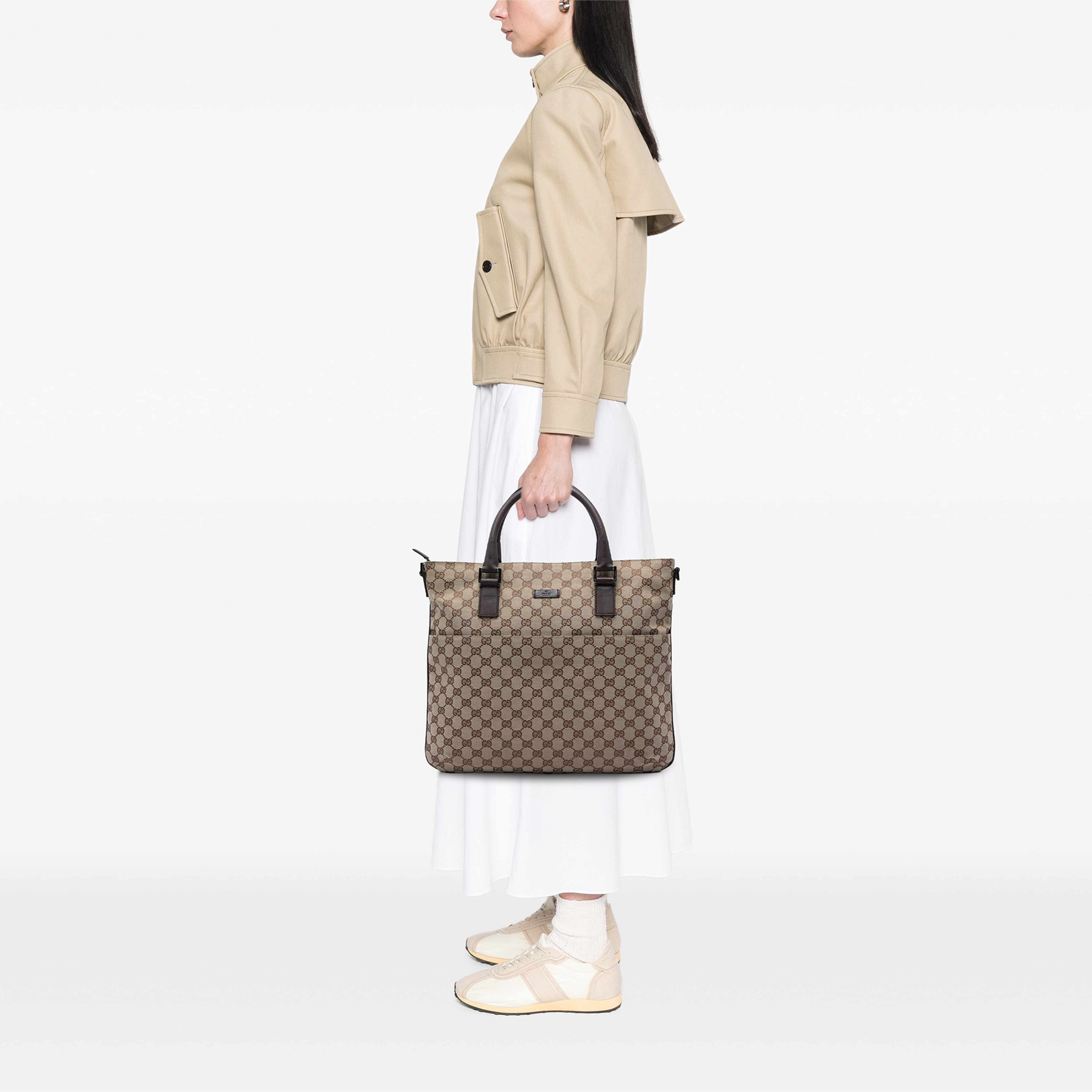 Gucci Gg Canvas Satchel, från Luxclusif, i färgen beige. Klicka för att öppna bilden i stort format