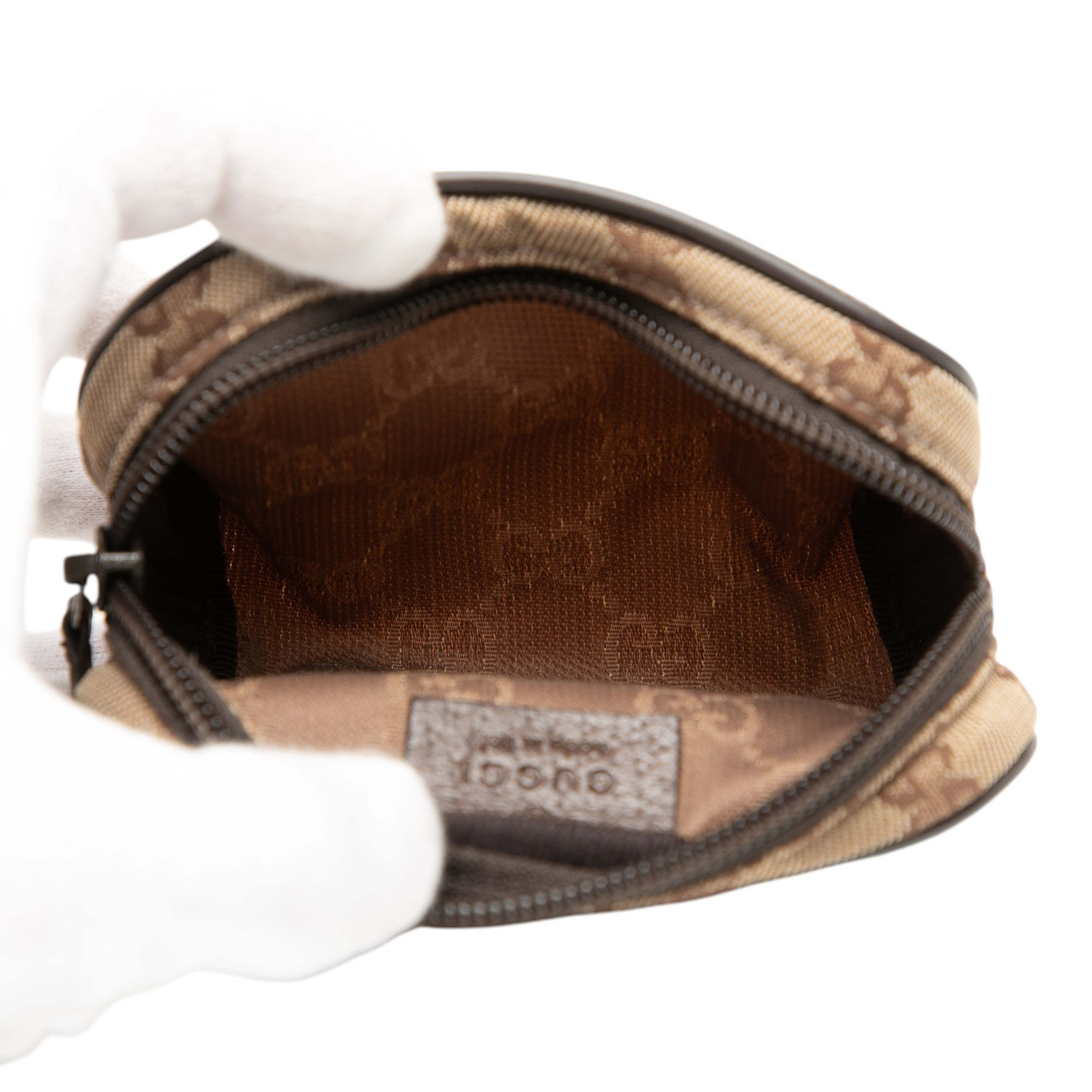 Gucci Gg Canvas Coin Pouch, från Luxclusif, i färgen beige. Klicka för att öppna bilden i stort format