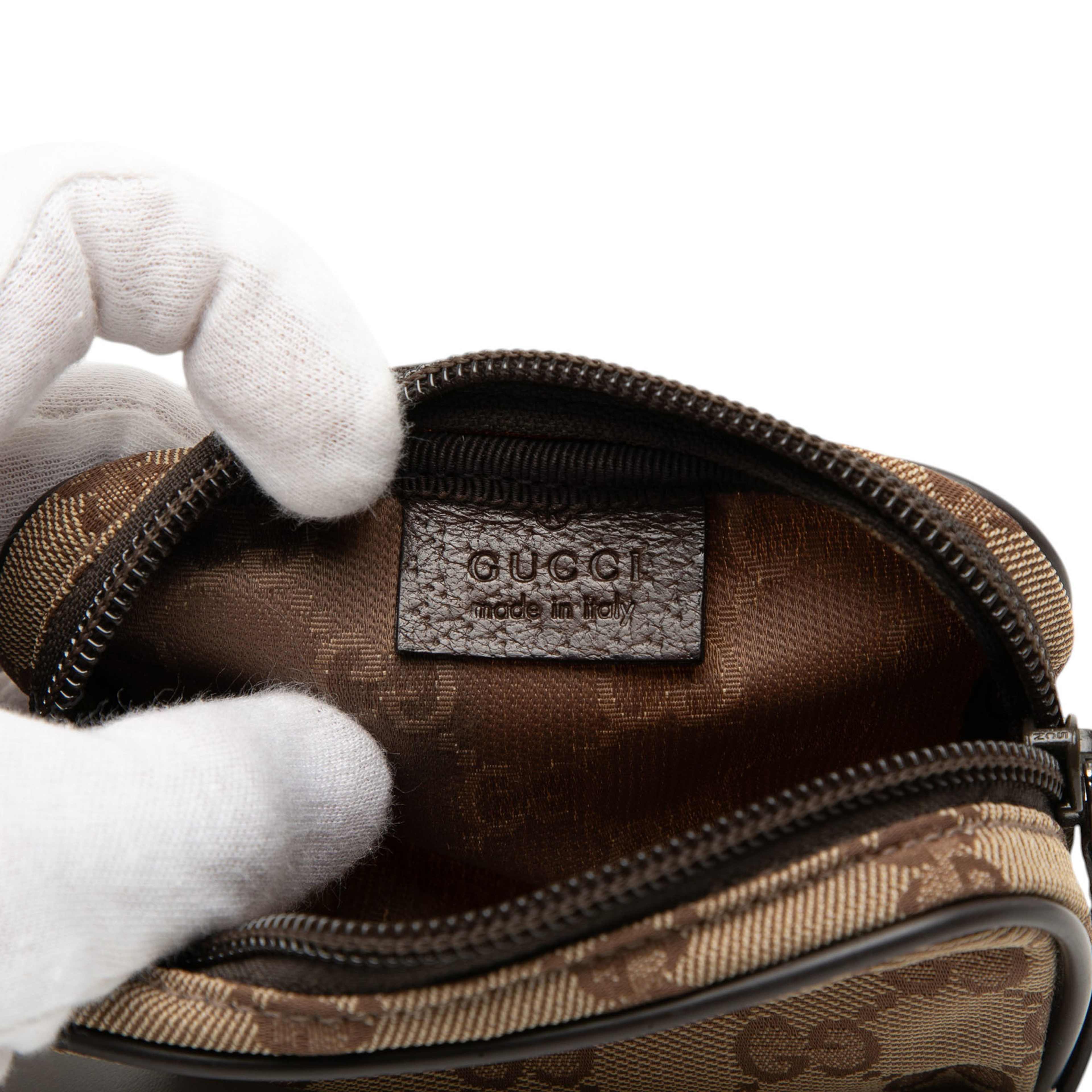 Gucci Gg Canvas Coin Pouch, från Luxclusif, i färgen beige. Klicka för att öppna bilden i stort format