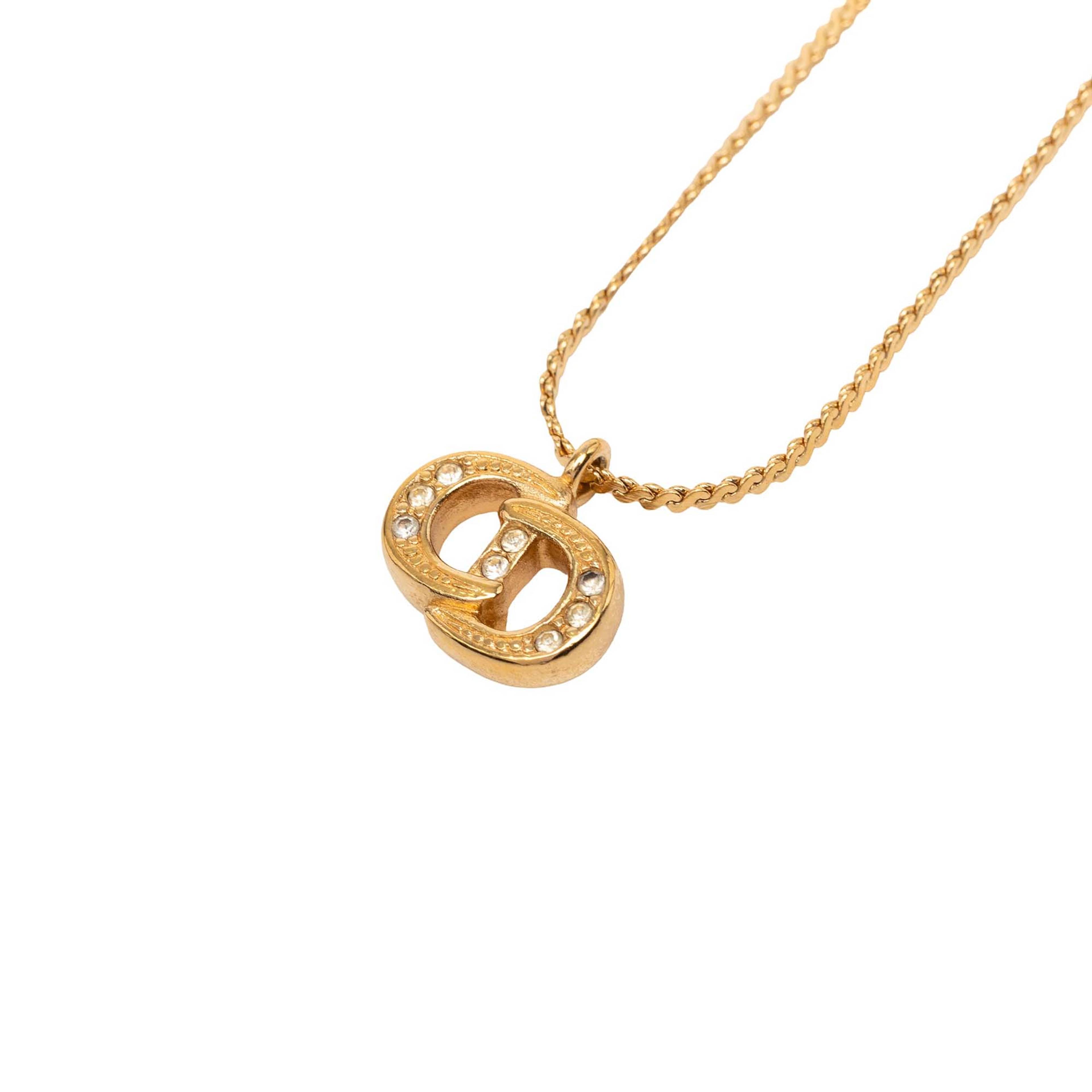 Dior Gold Plated Strass Cd Logo Pendant Necklace, från Luxclusif, i färgen gold. Klicka för att öppna bilden i stort format