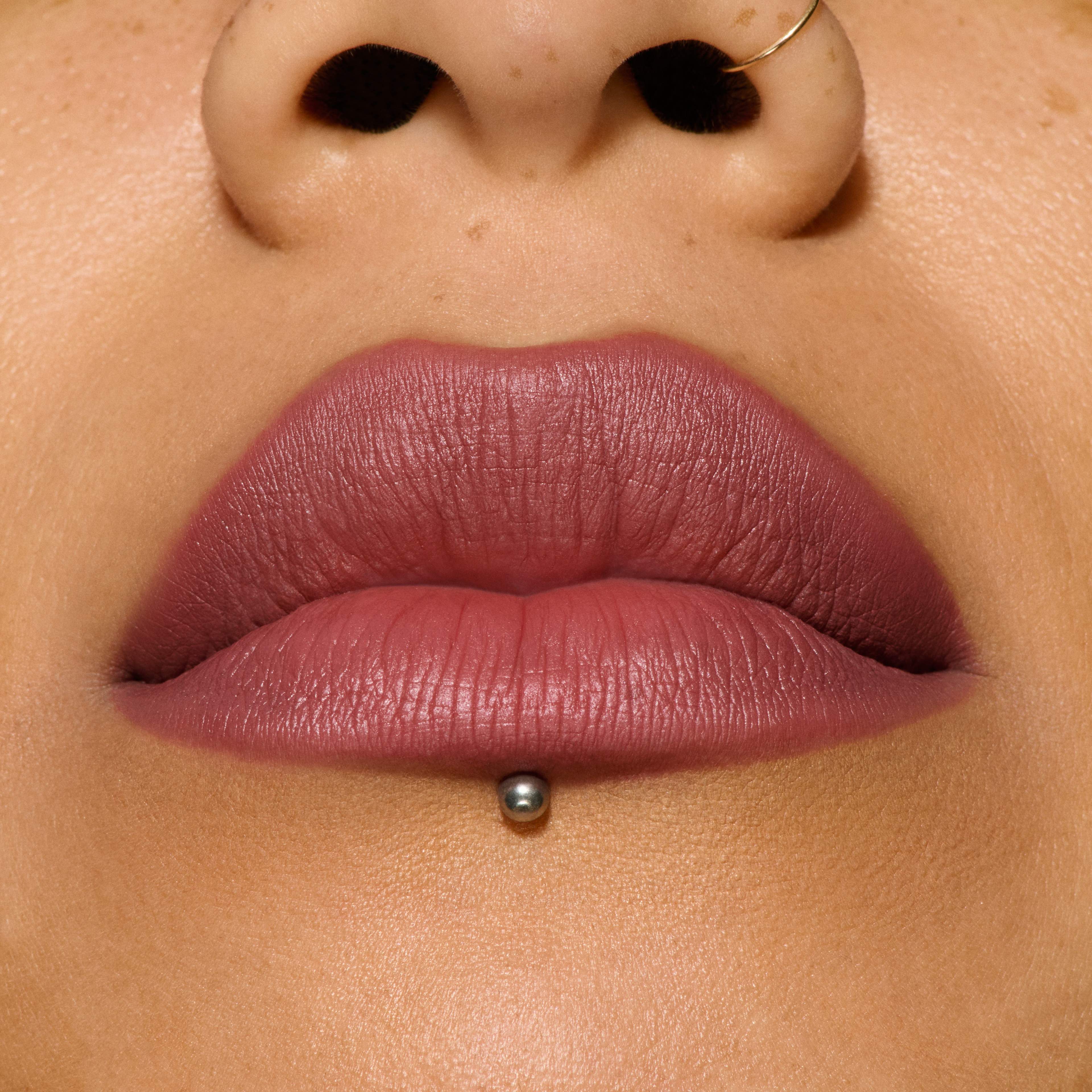 Macximal Silky Matte Lipstick, från MAC Cosmetics, i färgen Verve Swerve. Klicka för att öppna bilden i stort format