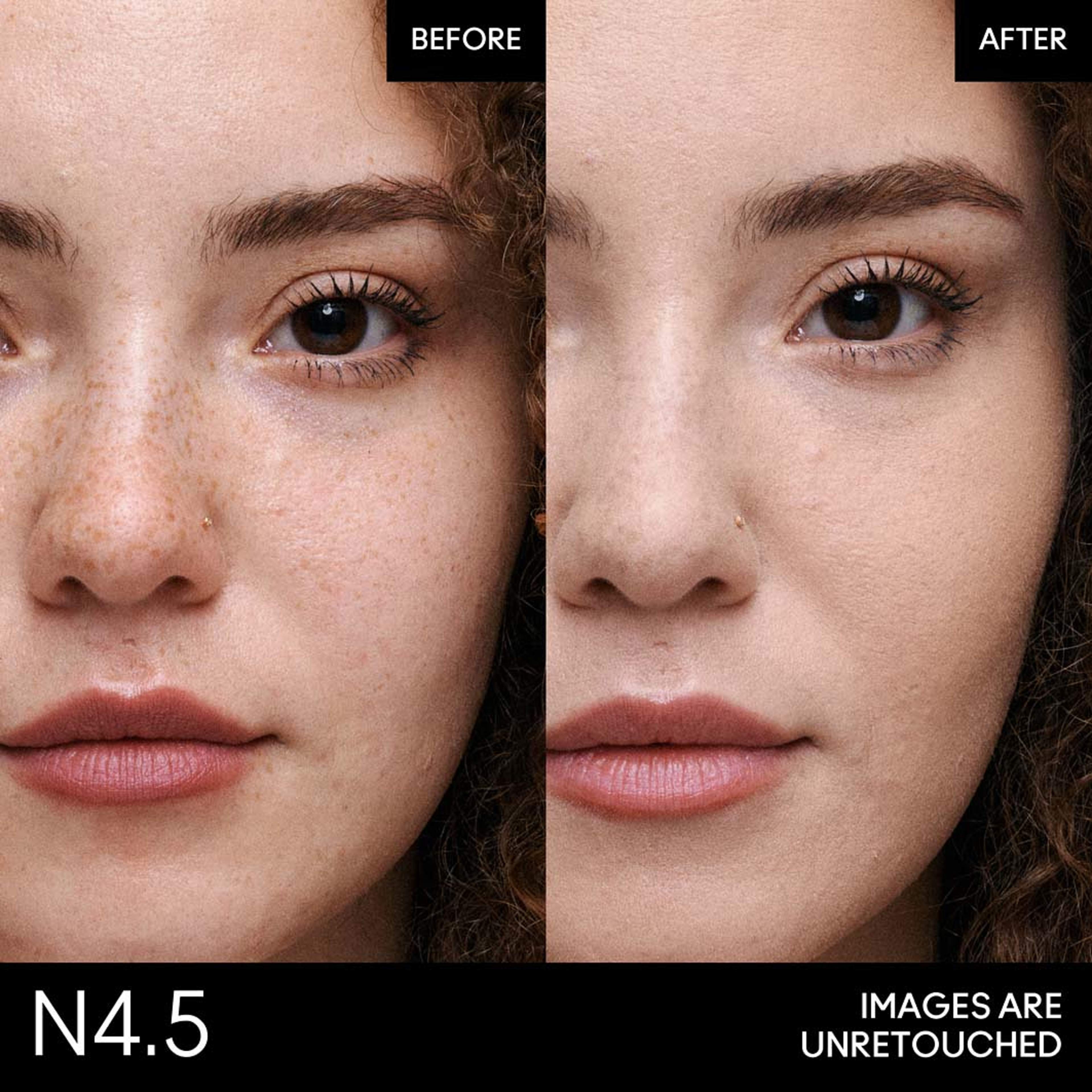 Studio Fix Powder Plus Foundation, från MAC Cosmetics, i färgen N4.5. Klicka för att öppna bilden i stort format