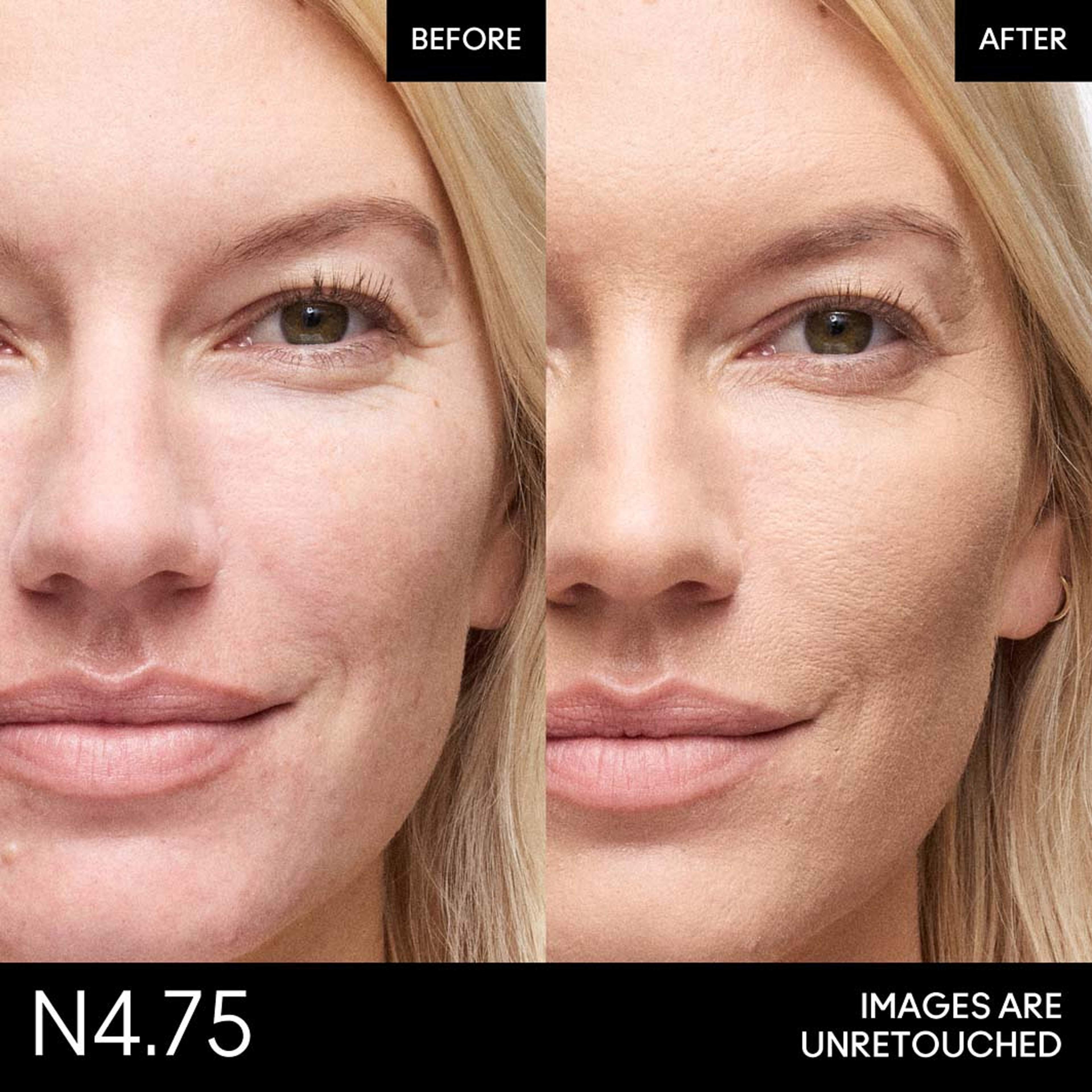 Studio Fix Powder Plus Foundation, från MAC Cosmetics, i färgen N4.75. Klicka för att öppna bilden i stort format