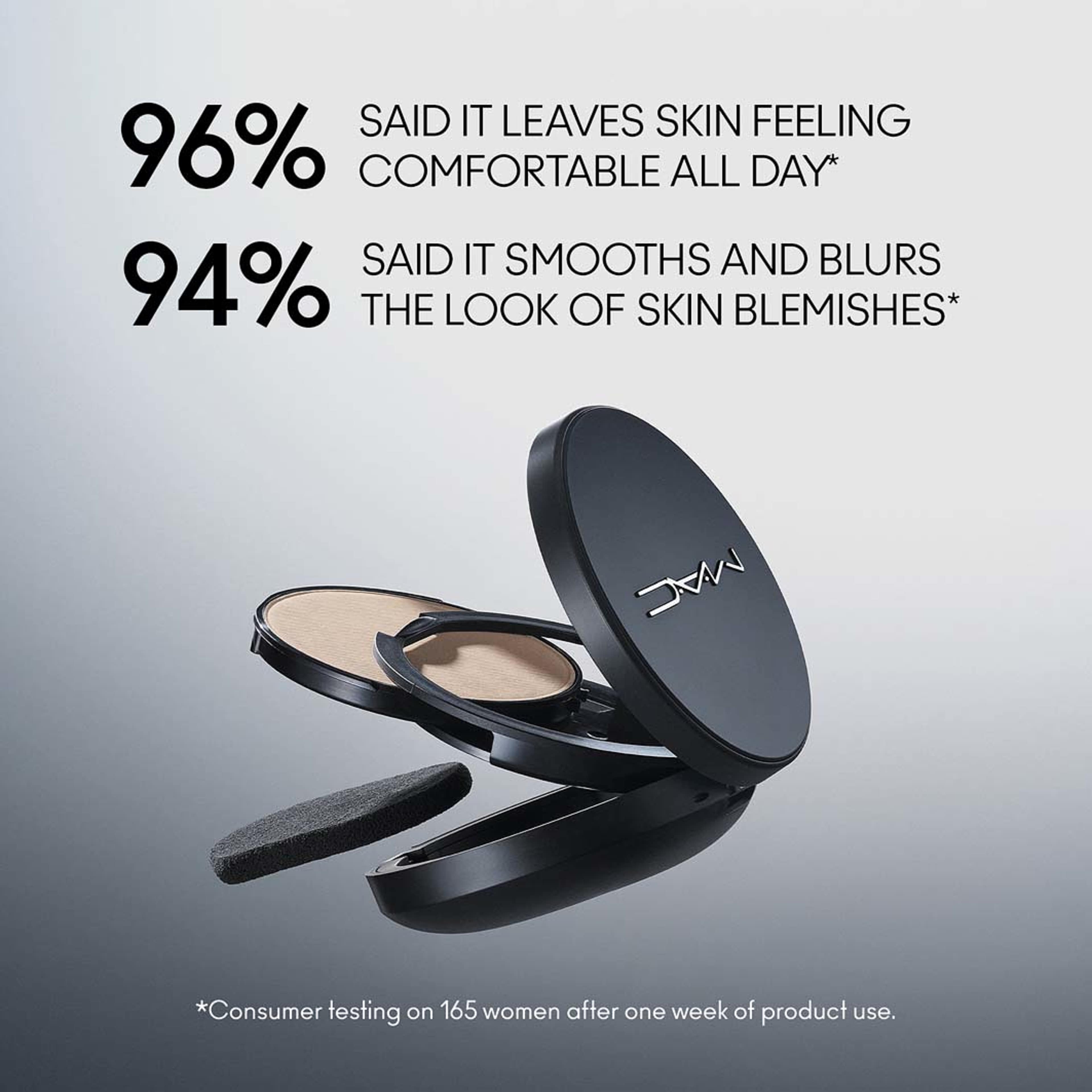 Studio Fix Powder Plus Foundation, från MAC Cosmetics, i färgen N4.75. Klicka för att öppna bilden i stort format