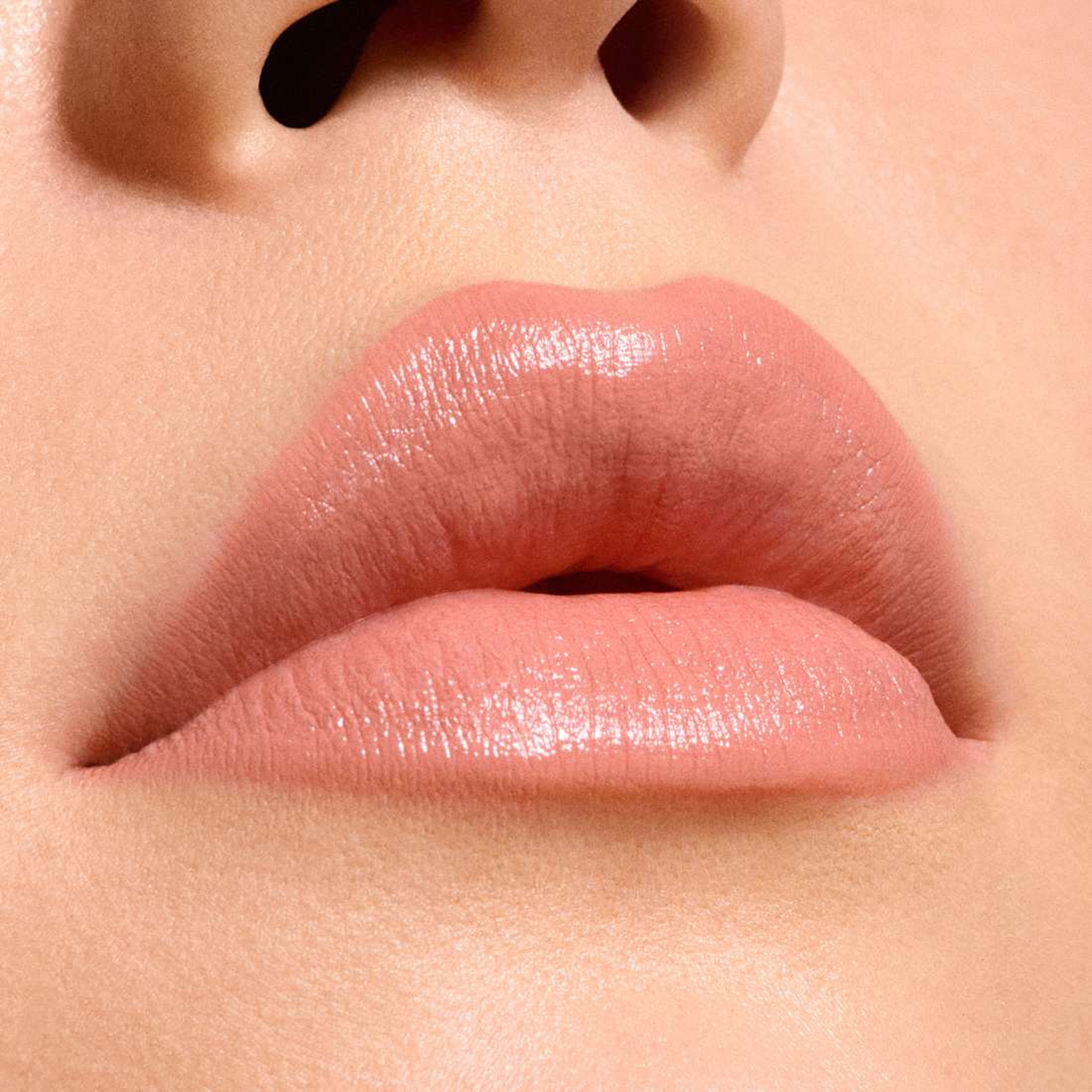 Macximal Sleek Satin Lipstick, från MAC Cosmetics, i färgen Future Beige. Klicka för att öppna bilden i stort format