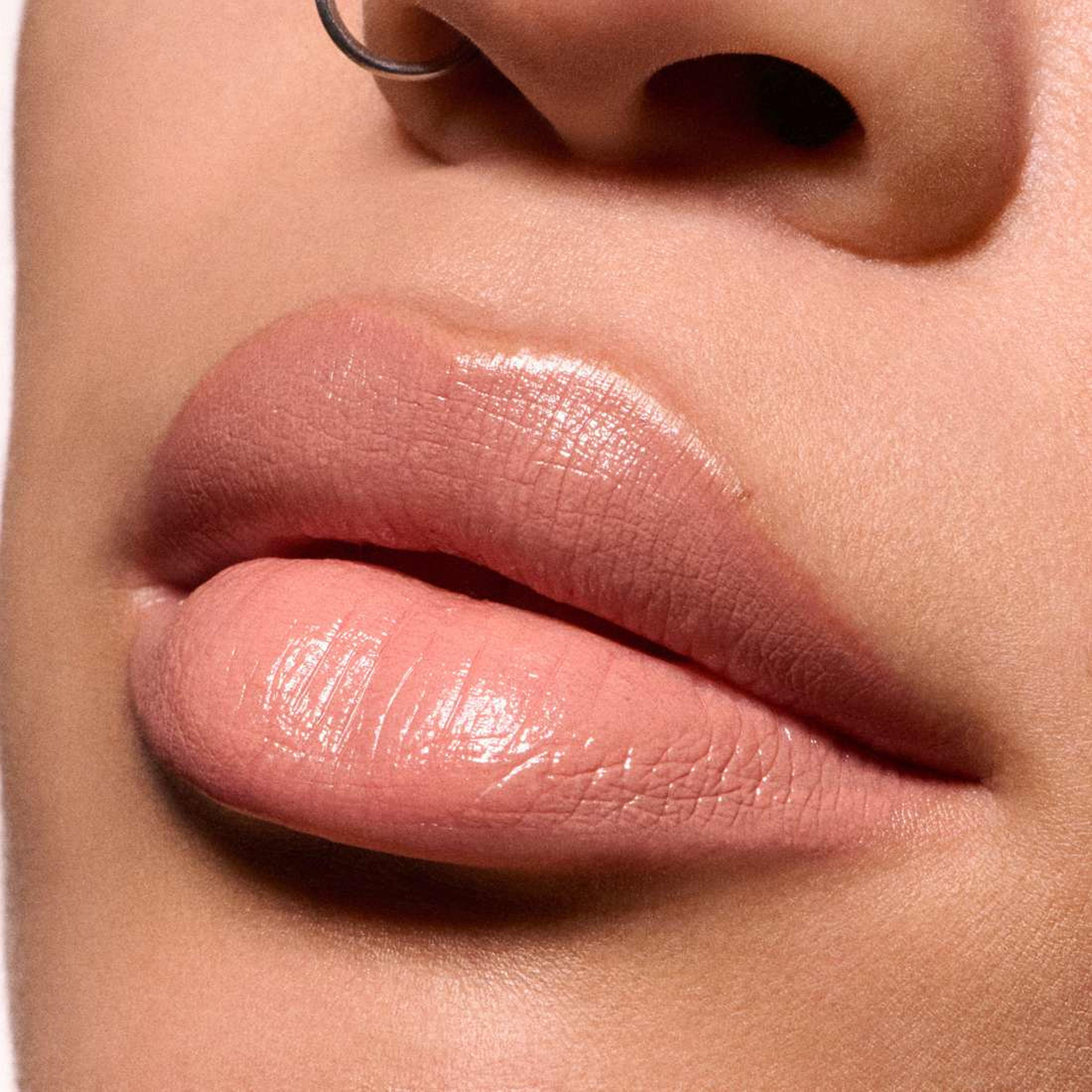 Macximal Sleek Satin Lipstick, från MAC Cosmetics, i färgen Future Beige. Klicka för att öppna bilden i stort format