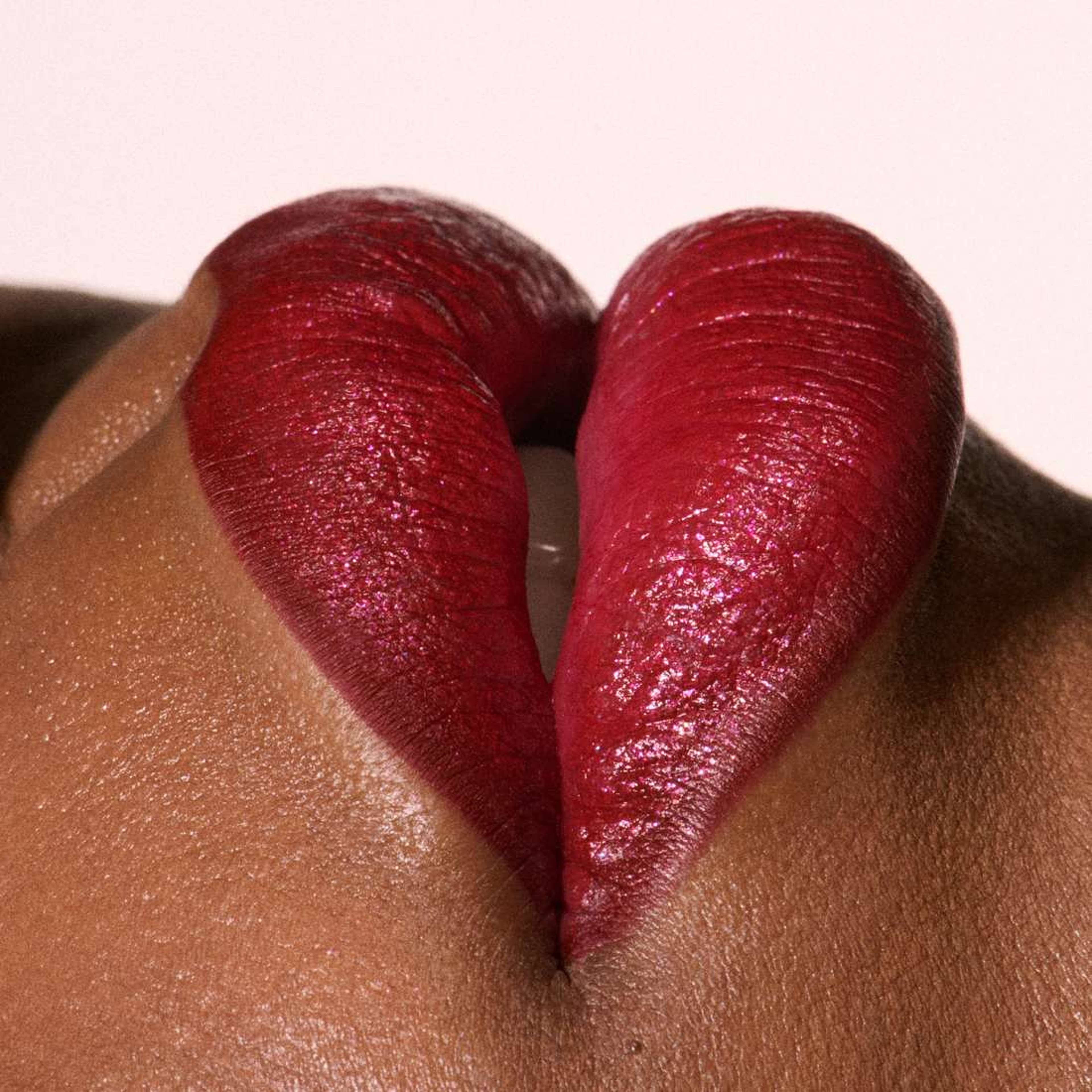 Lipstick Pencil Crayon, från MAC Cosmetics, i färgen Red Halo. Klicka för att öppna bilden i stort format