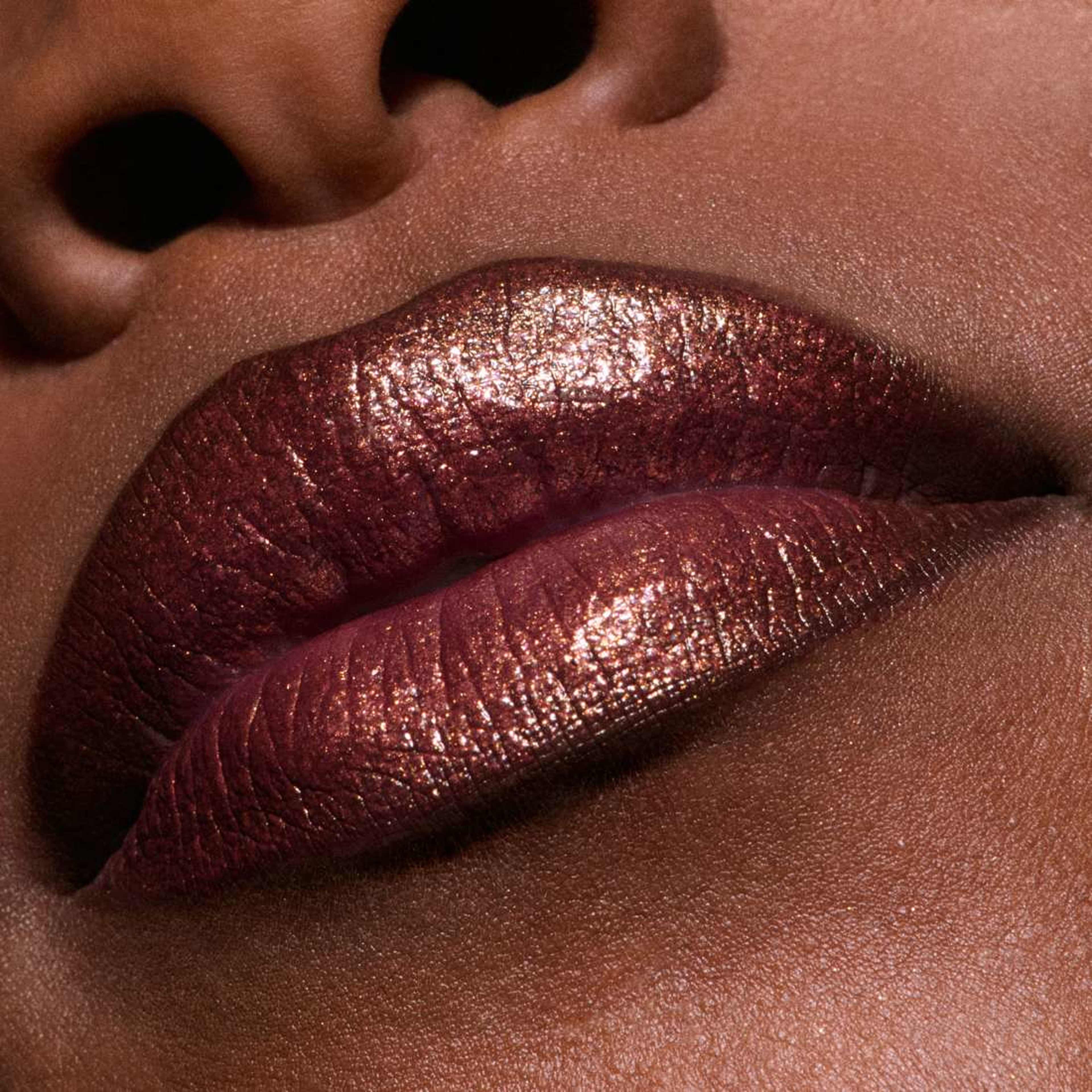 Lipstick Pencil Crayon, från MAC Cosmetics, i färgen Mauve Matter. Klicka för att öppna bilden i stort format