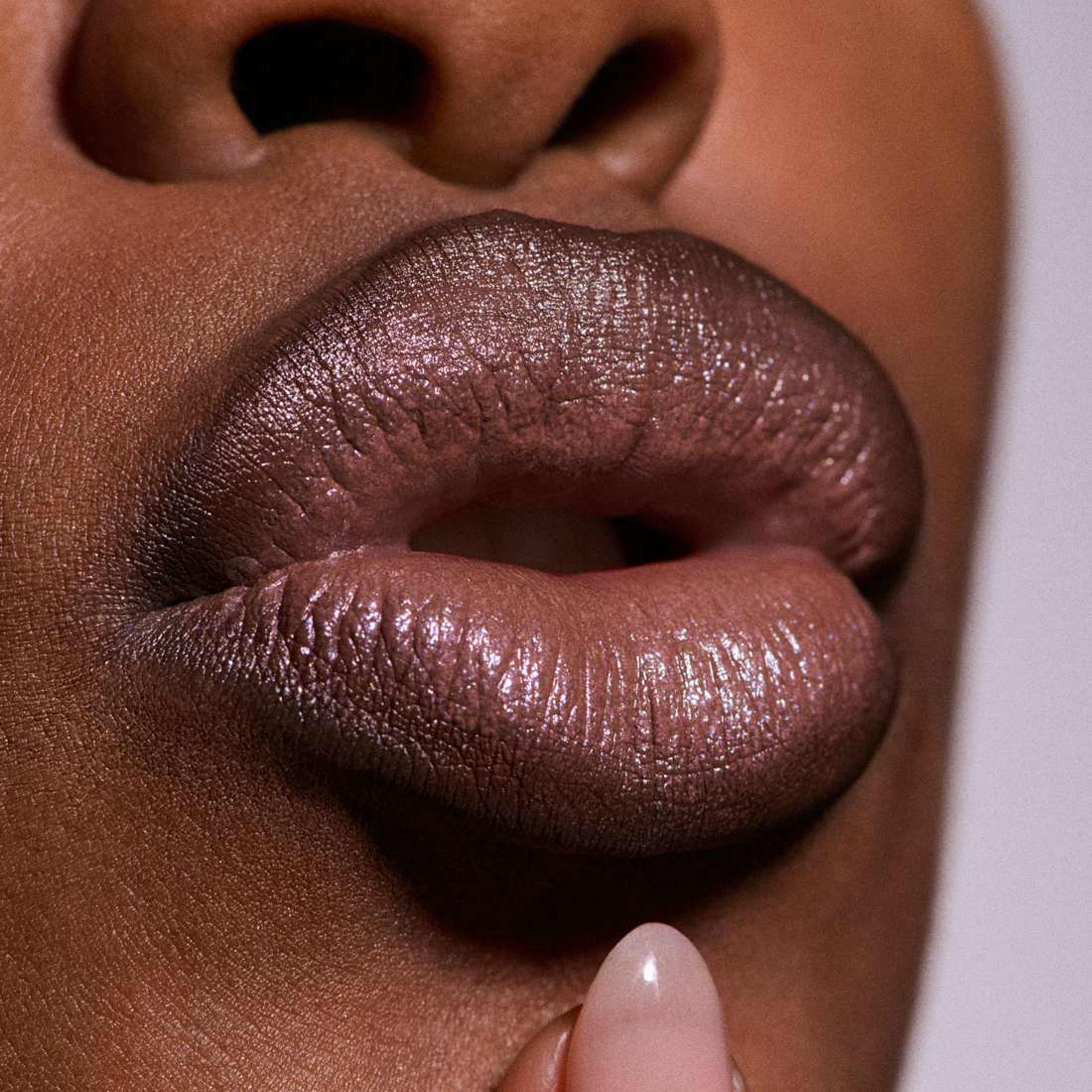 Lipstick Pencil Crayon, från MAC Cosmetics, i färgen Gem Stone. Klicka för att öppna bilden i stort format