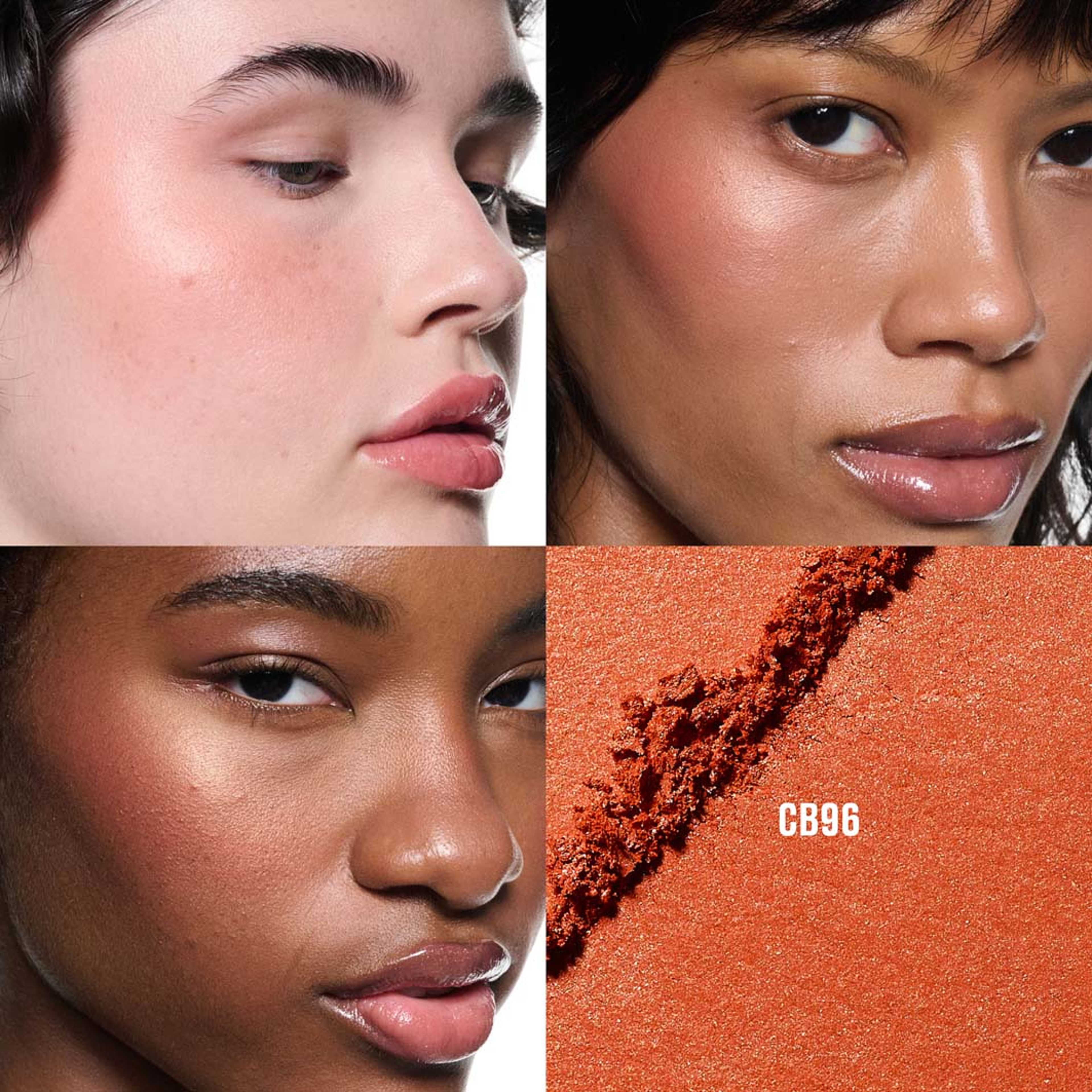 Skinfinish Colourstruck Blush, från MAC Cosmetics, i färgen Cb96. Klicka för att öppna bilden i stort format