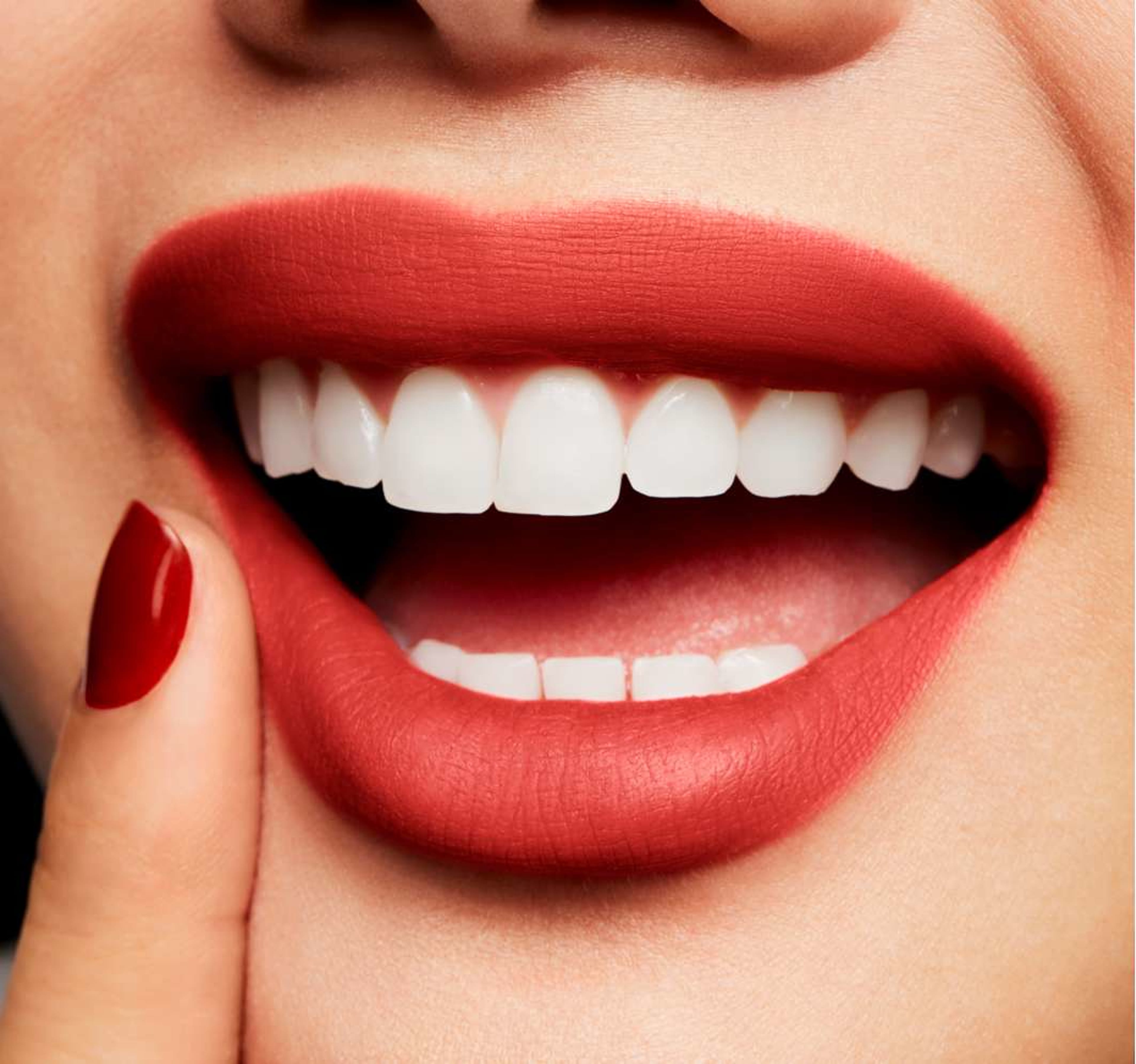 Powder Kiss Lip + Cheek Mousse, från MAC Cosmetics, i färgen Rhythm 'n' Roses. Klicka för att öppna bilden i stort format