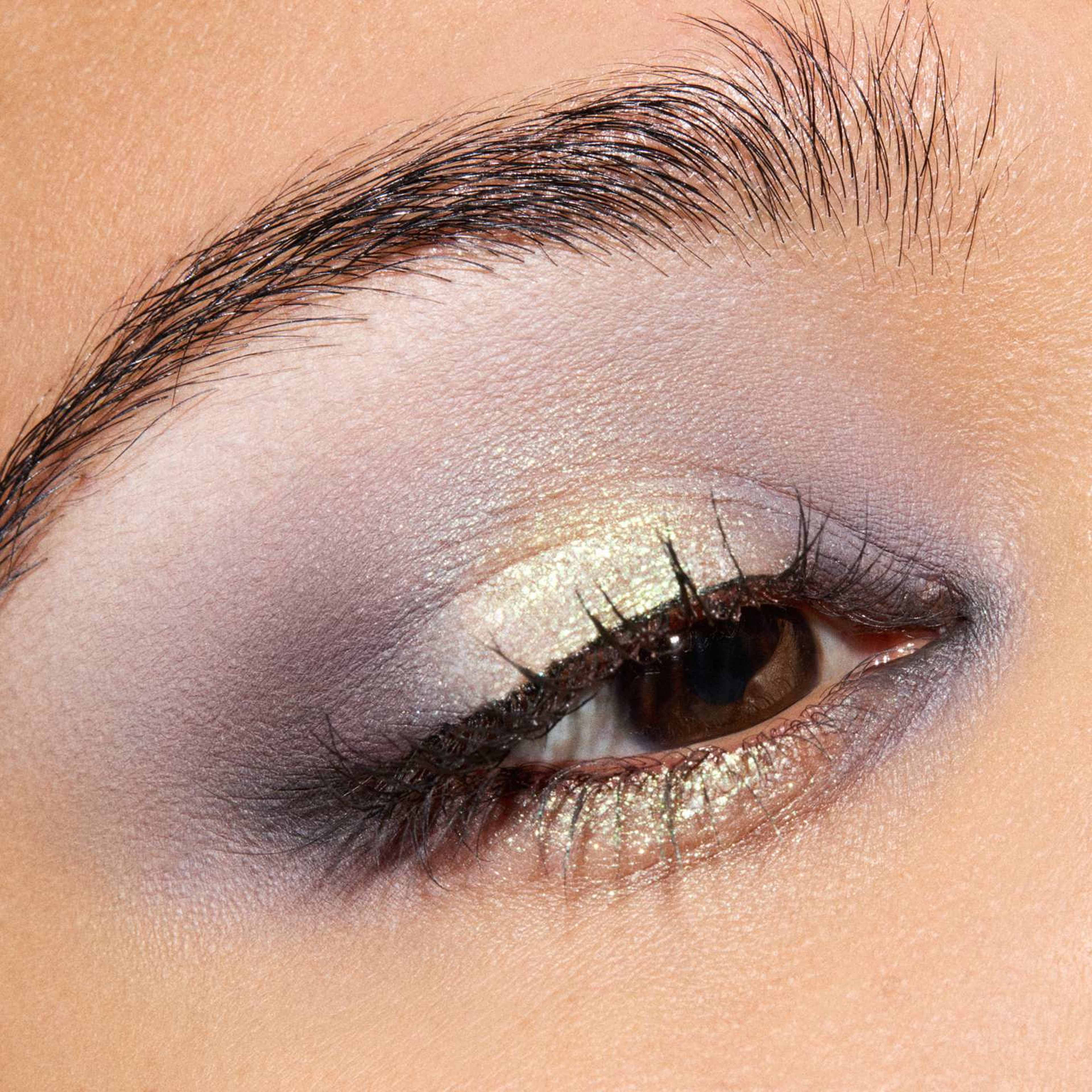 Prismatica Liquid Eye Liner, från MAC Cosmetics, i färgen Macnolia. Klicka för att öppna bilden i stort format