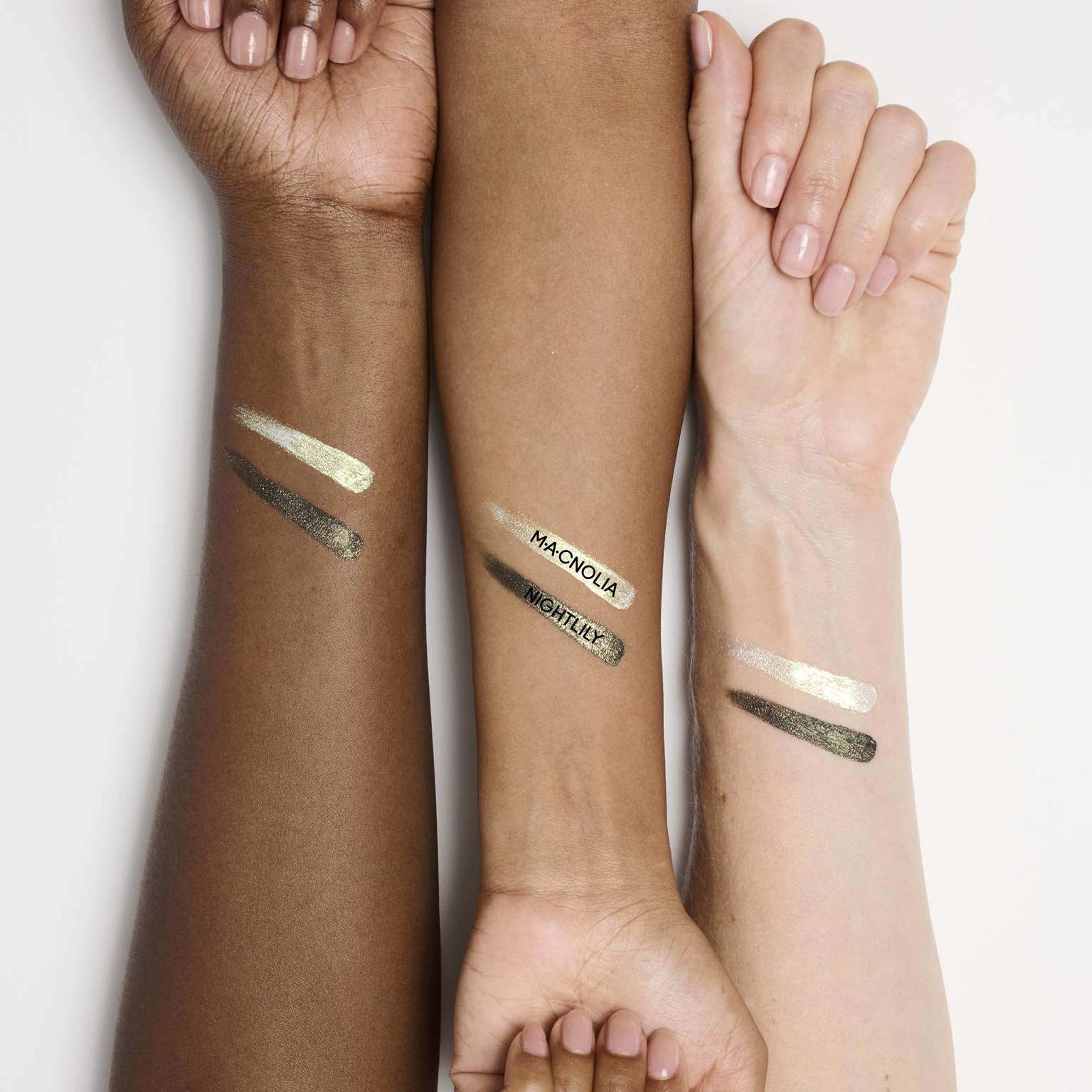 Prismatica Liquid Eye Liner, från MAC Cosmetics, i färgen Macnolia. Klicka för att öppna bilden i stort format