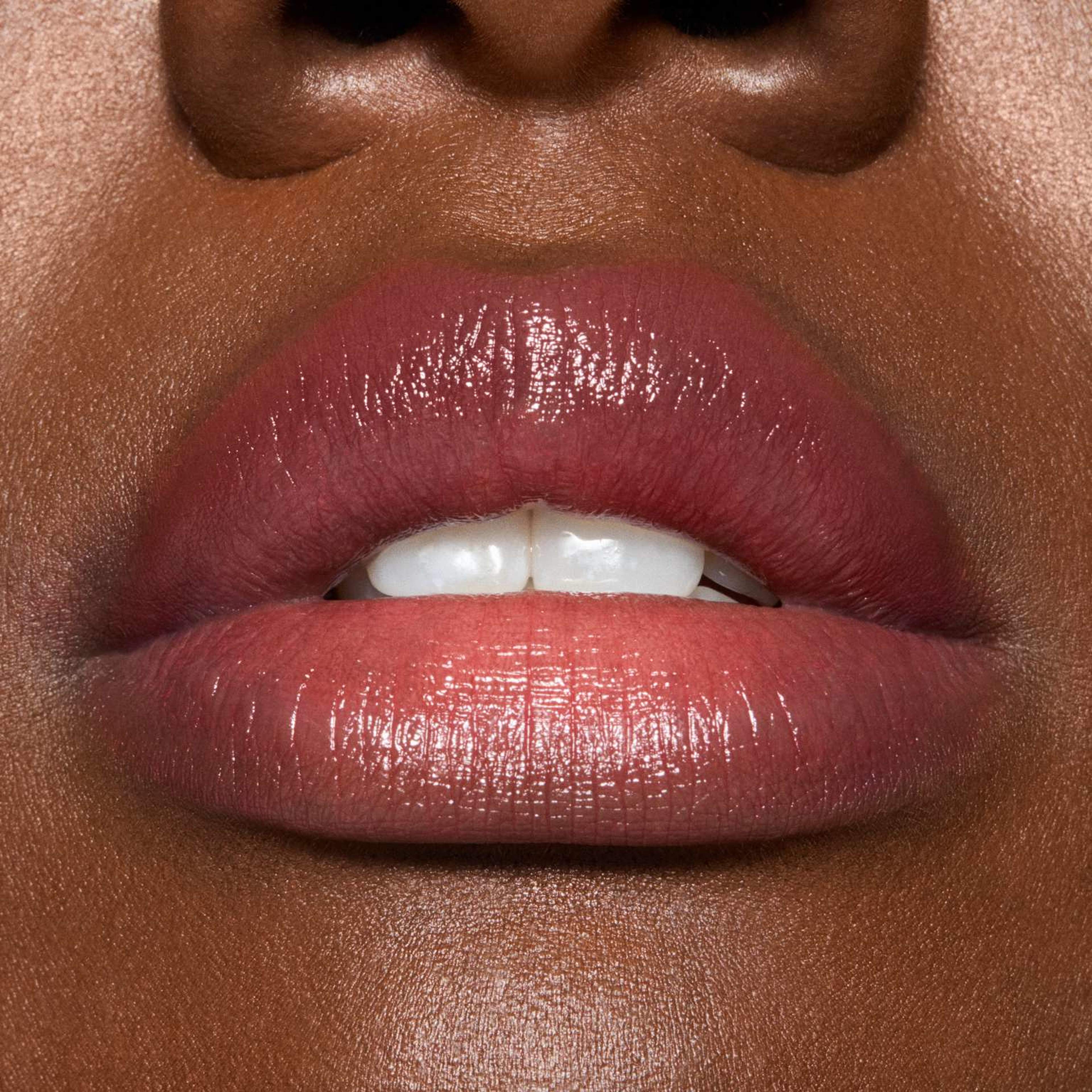 Glow Play Tendertalk Lip Balm, från MAC Cosmetics, i färgen Smile. Klicka för att öppna bilden i stort format