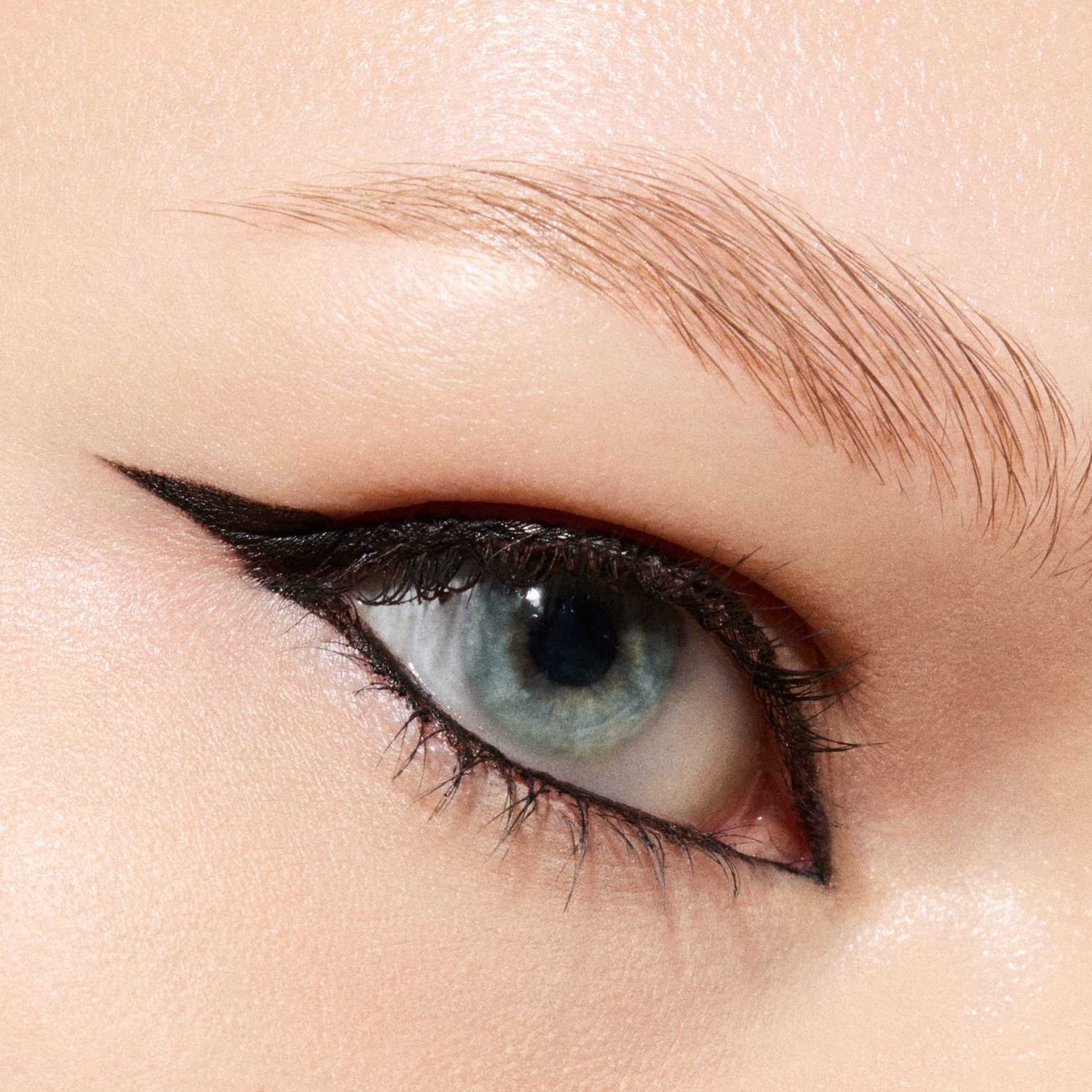 Spring Mascara Eye Set, från MAC Cosmetics. Klicka för att öppna bilden i stort format