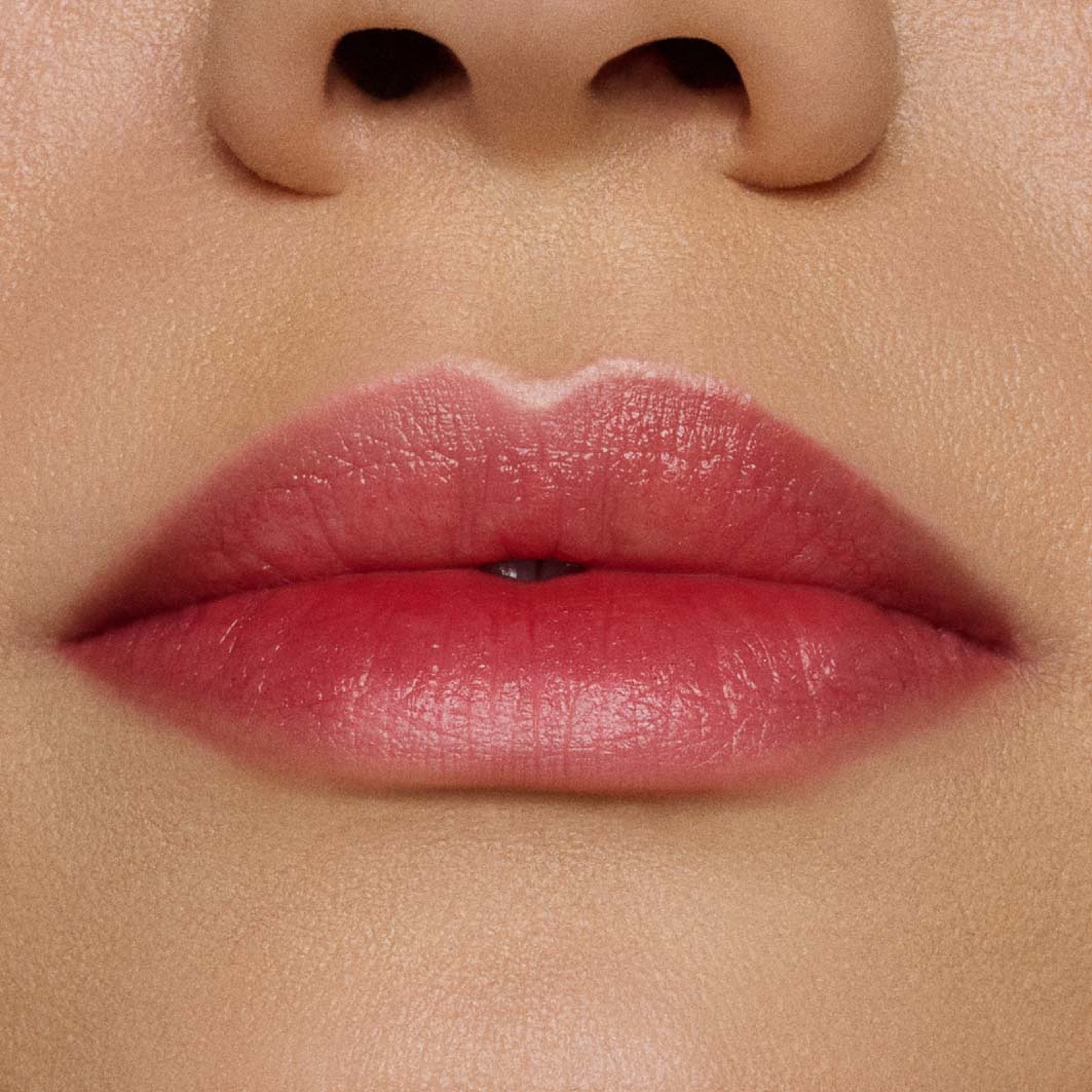 Lustreglass Stainglass Lip Tint, från MAC Cosmetics, i färgen See Sheer. Klicka för att öppna bilden i stort format