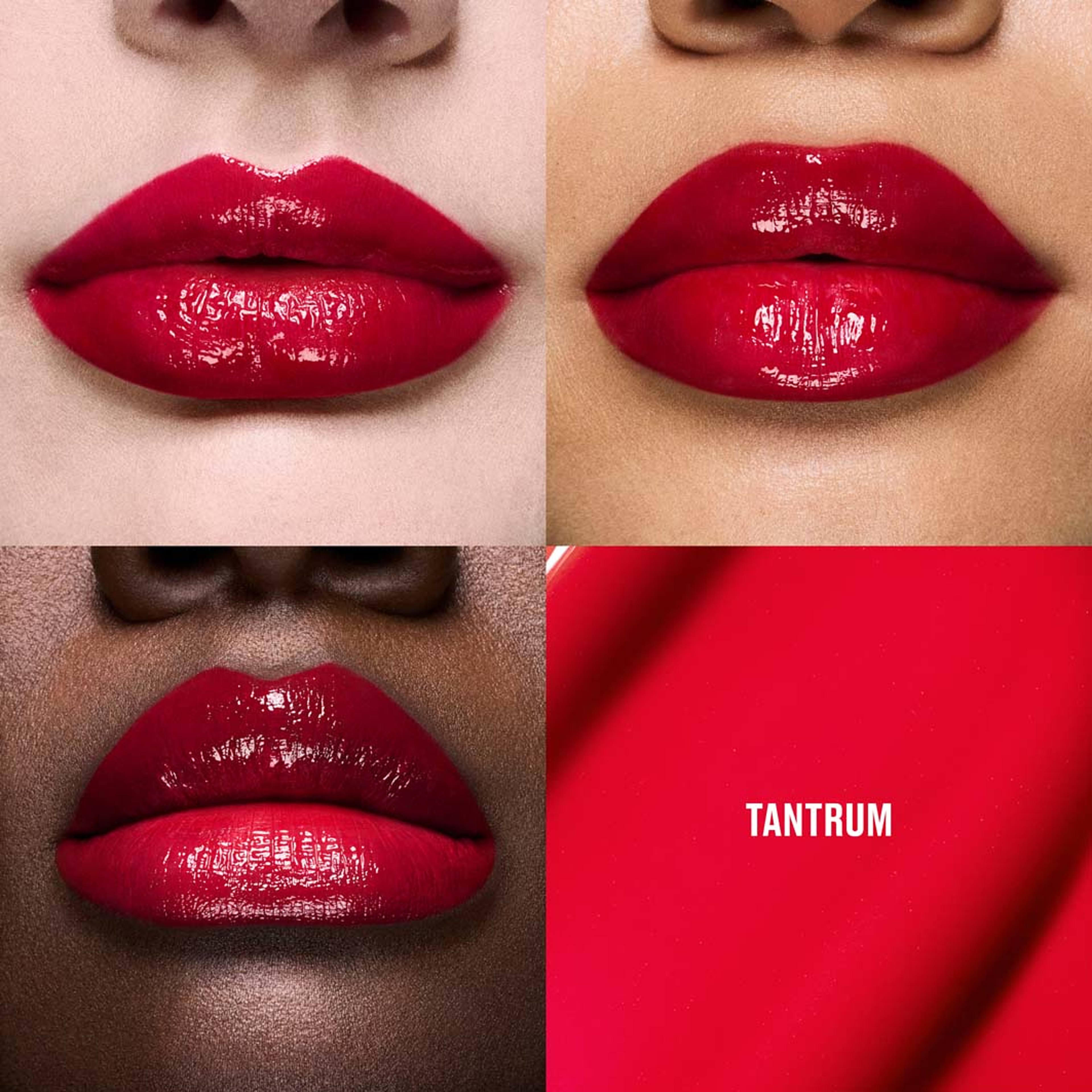 Lipglass Cushion High-Pigment Lip Oil, från MAC Cosmetics, i färgen Tantrum. Klicka för att öppna bilden i stort format
