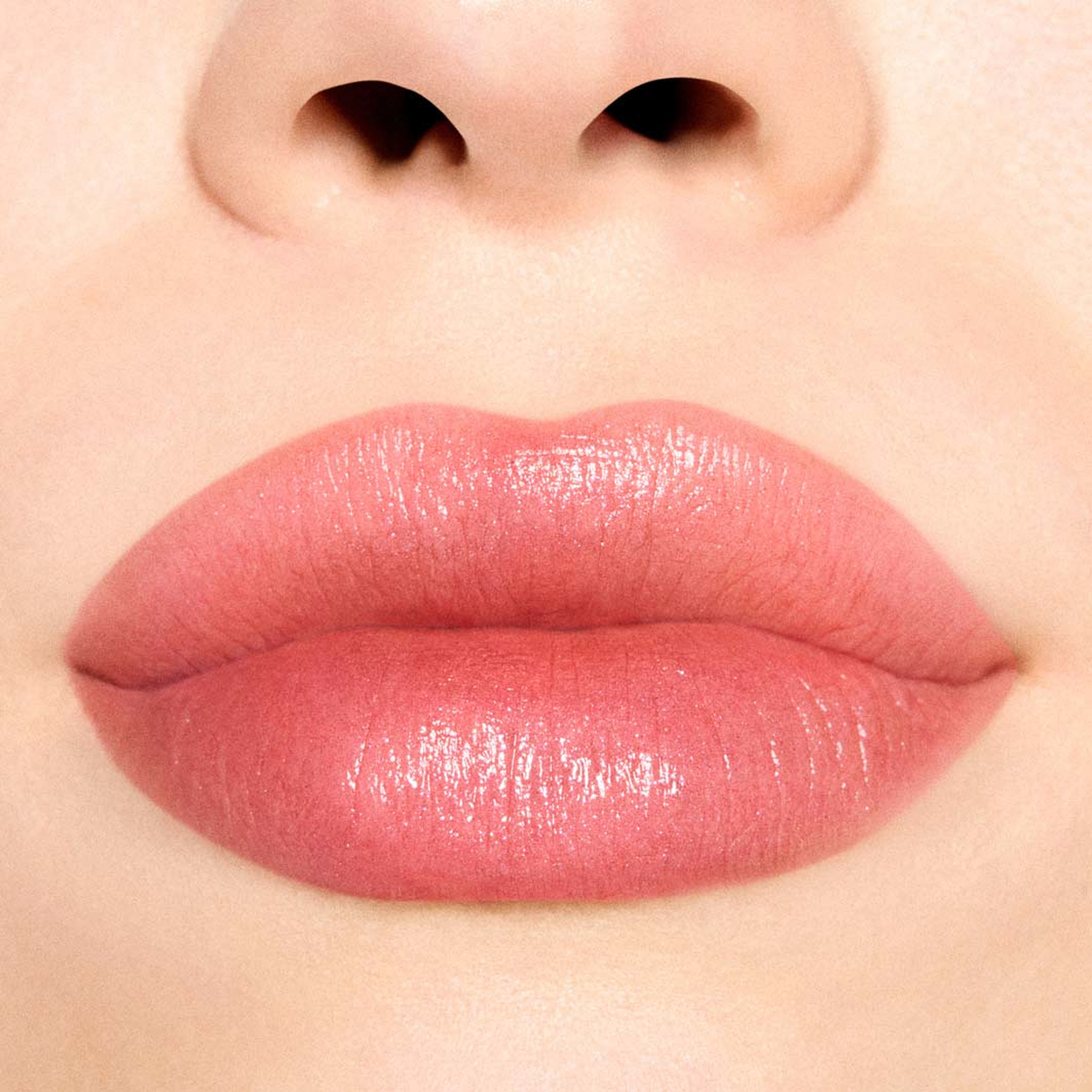 Fizzy Feels Lip Balm, från MAC Cosmetics, i färgen Crystal Caviar. Klicka för att öppna bilden i stort format