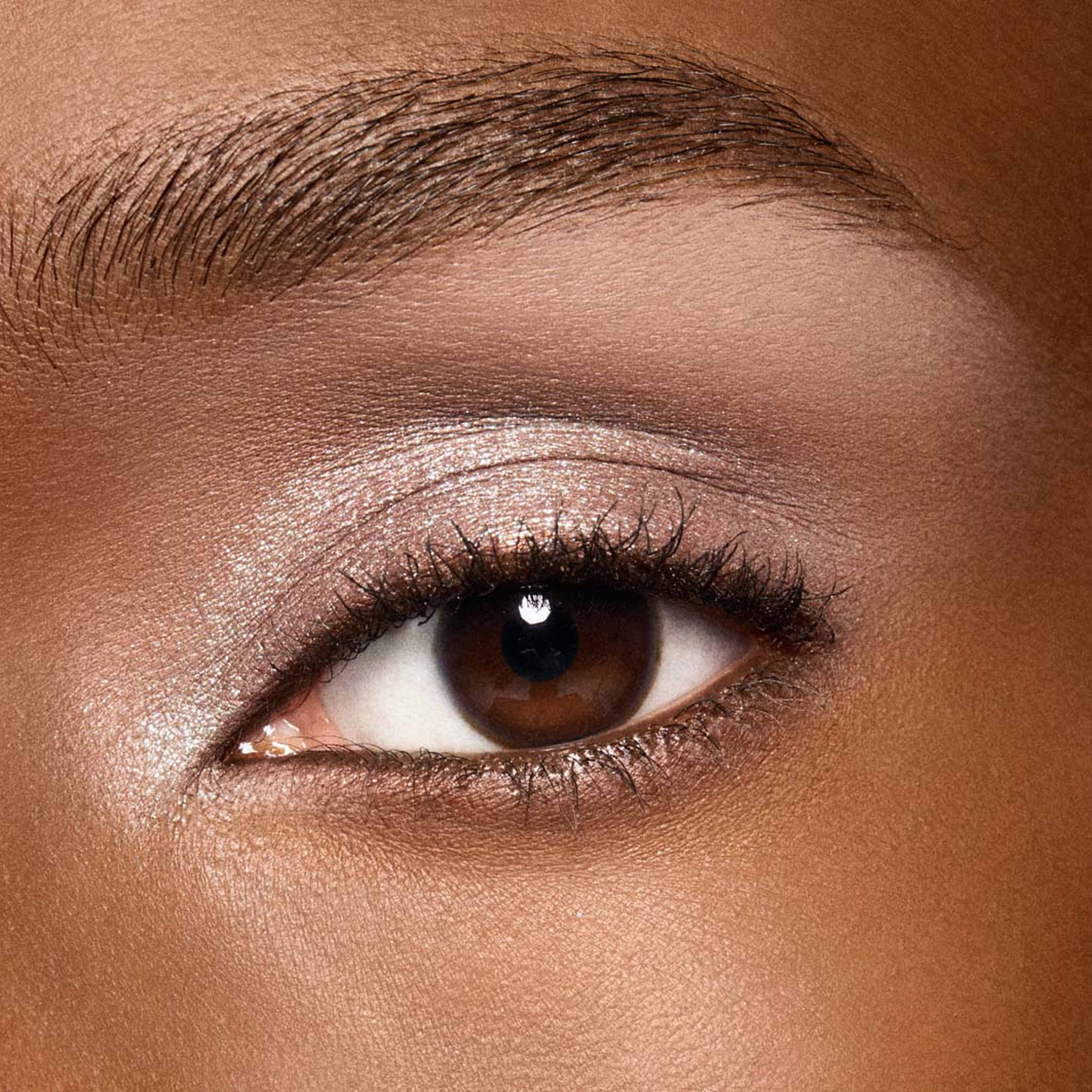 Smoke + Ice Eye Shadow Duo, från MAC Cosmetics, i färgen Luxe + Luminous. Klicka för att öppna bilden i stort format