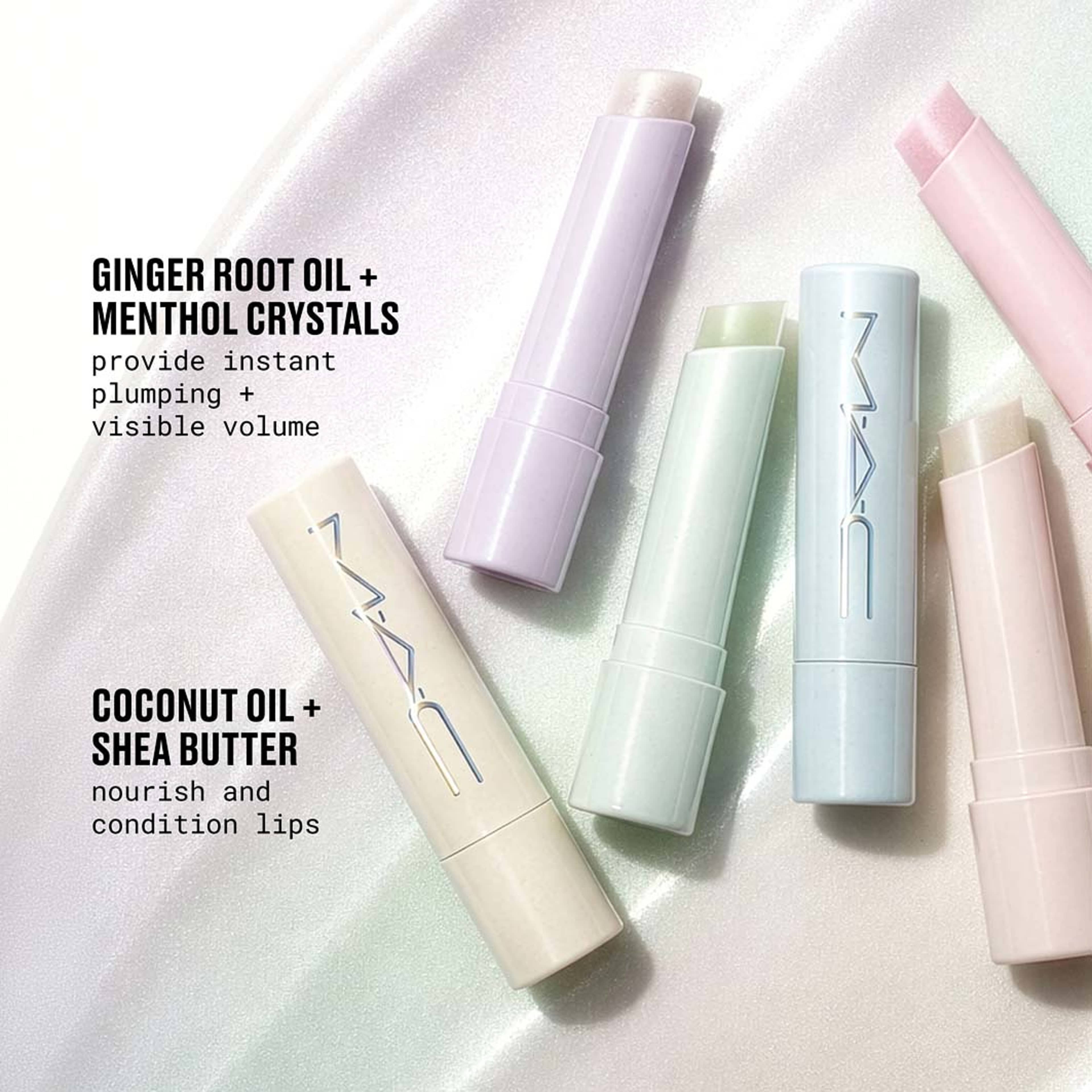 Squirt Plumping Shimmer Lipgloss Stick, från MAC Cosmetics, i färgen Solar Sparks. Klicka för att öppna bilden i stort format