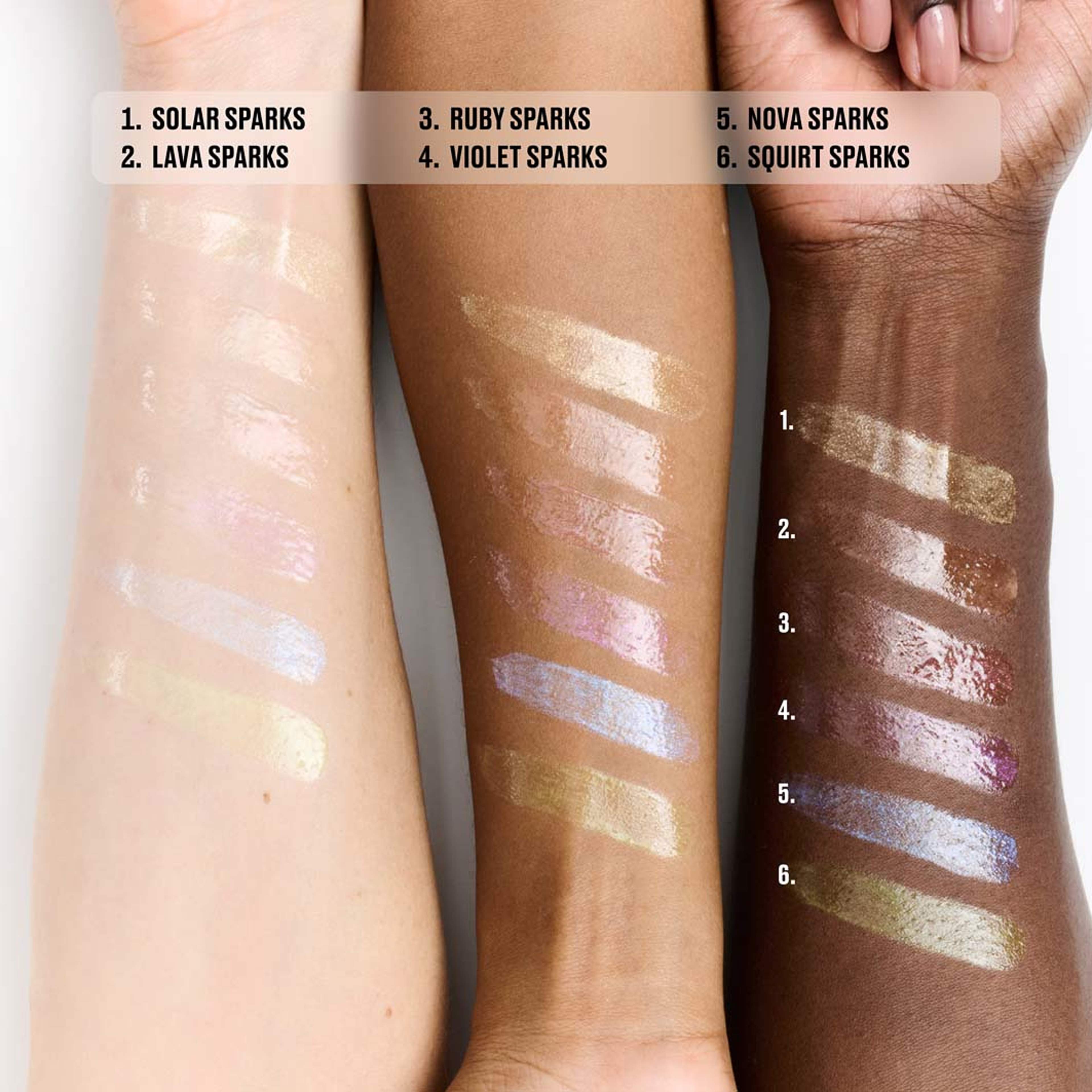 Squirt Plumping Shimmer Lipgloss Stick, från MAC Cosmetics, i färgen Nova Sparks. Klicka för att öppna bilden i stort format