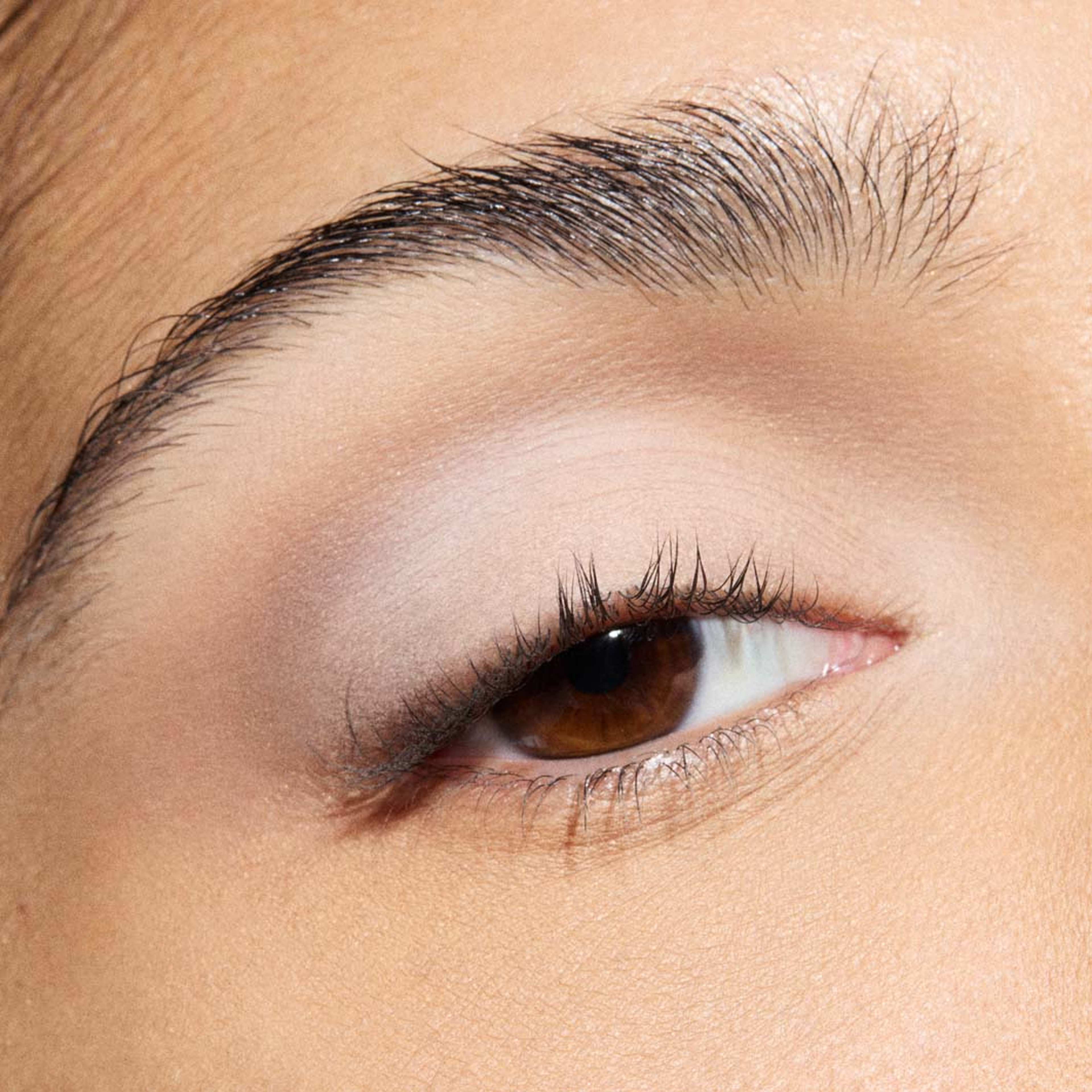 Multisculpt Matte Liquid Eyeshadow, från MAC Cosmetics, i färgen Brule. Klicka för att öppna bilden i stort format