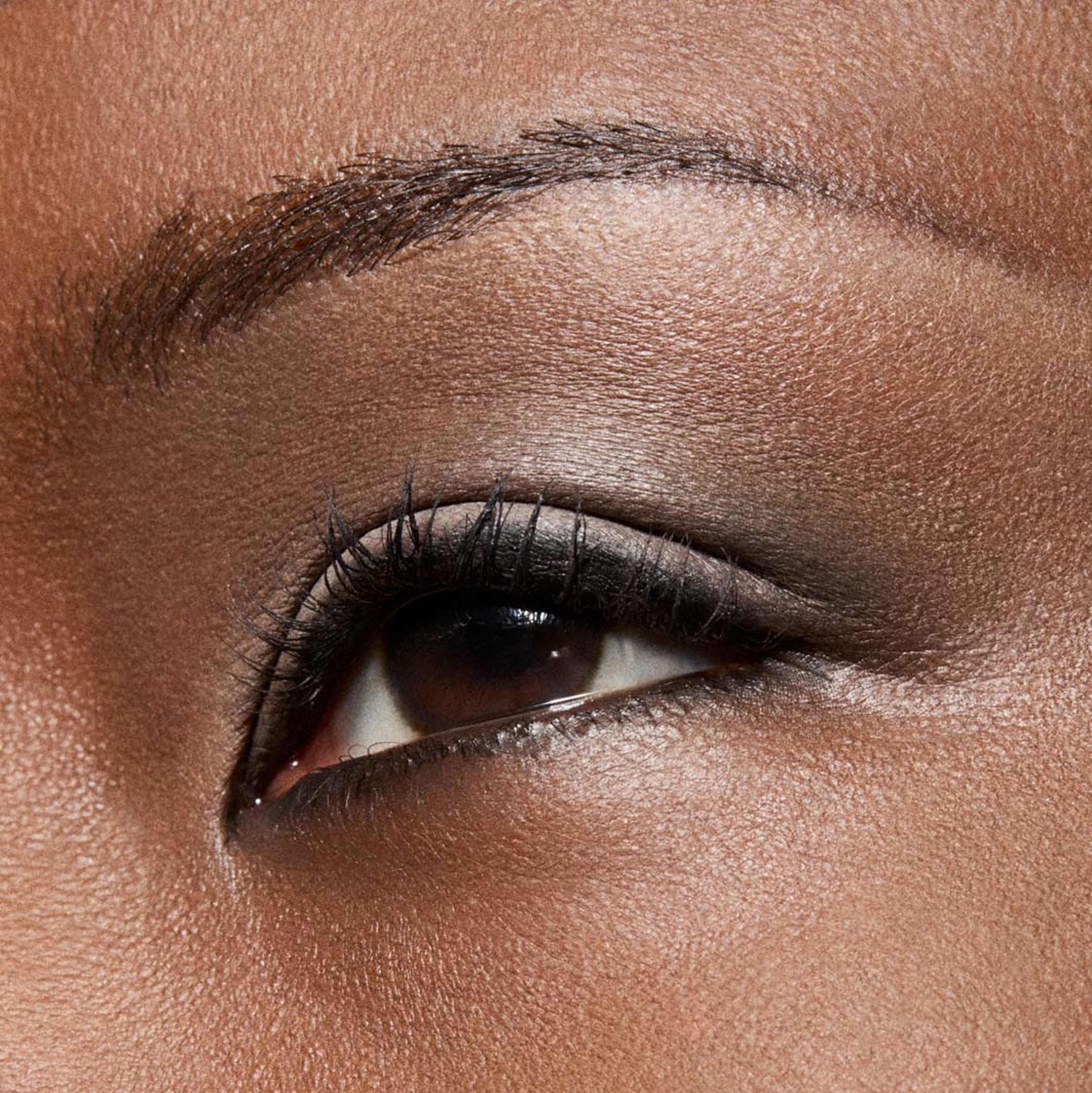 Multisculpt Matte Liquid Eyeshadow, från MAC Cosmetics, i färgen Brule. Klicka för att öppna bilden i stort format