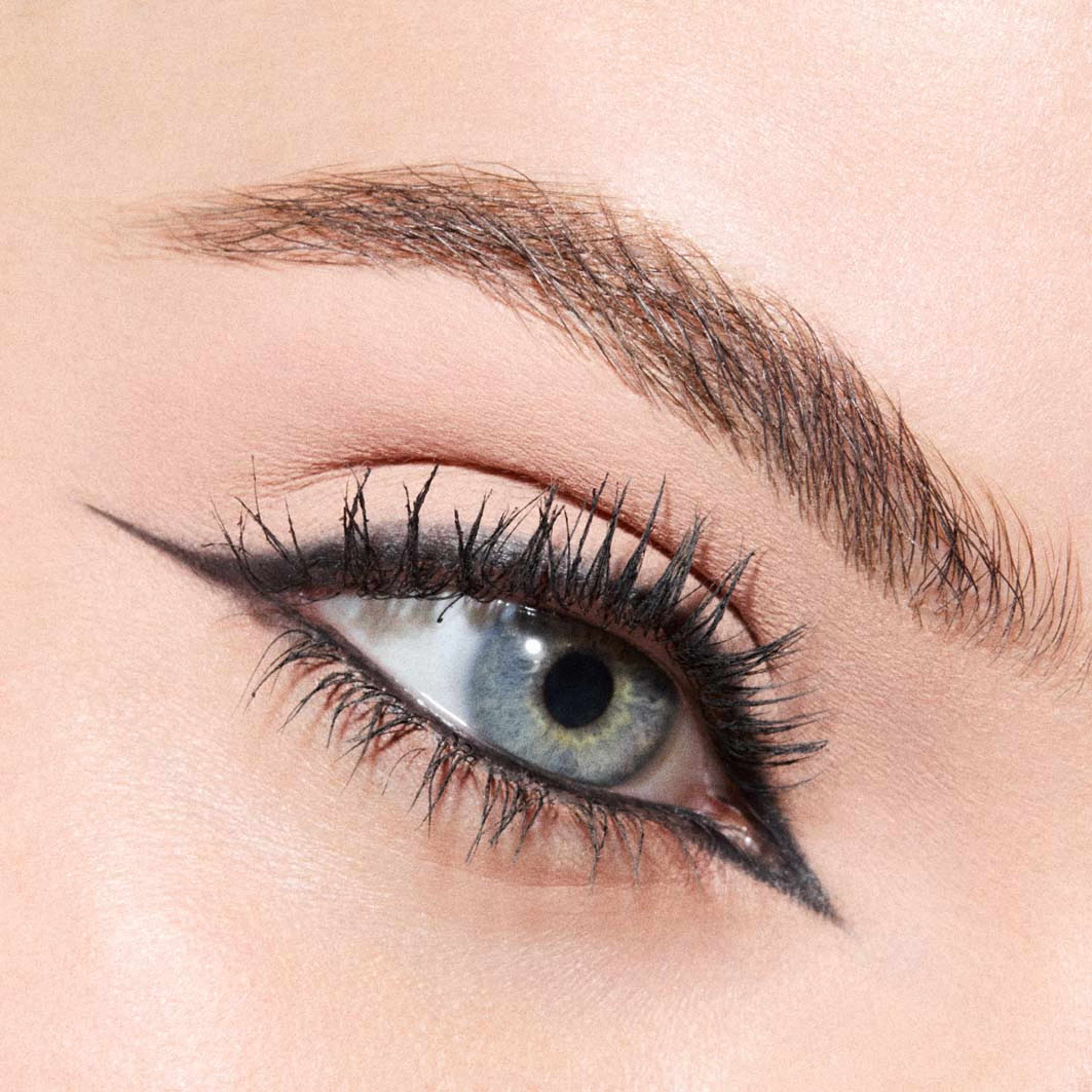 Multisculpt Matte Liquid Eyeshadow, från MAC Cosmetics, i färgen Painterly. Klicka för att öppna bilden i stort format