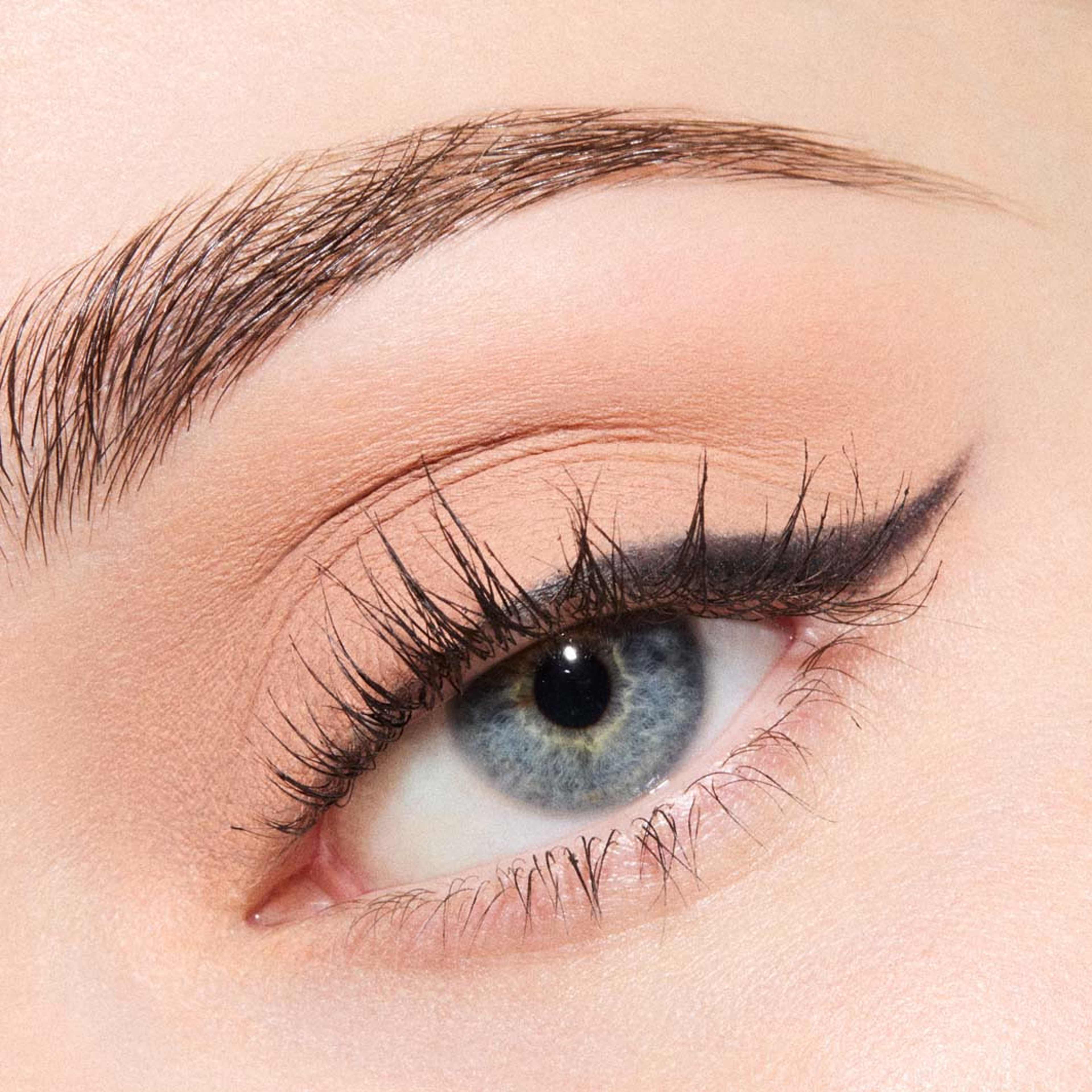 Multisculpt Matte Liquid Eyeshadow, från MAC Cosmetics, i färgen Tete-a-tint. Klicka för att öppna bilden i stort format