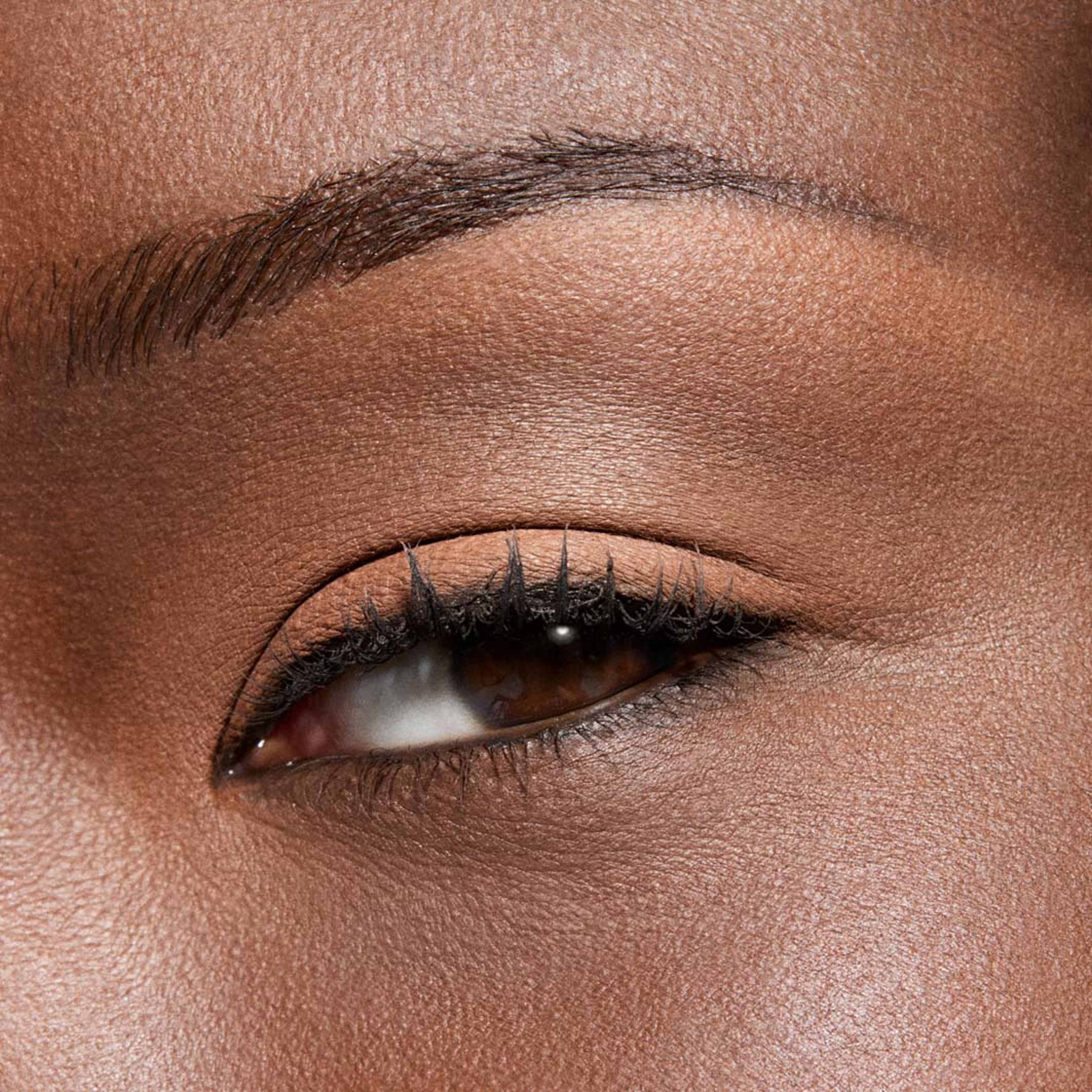 Multisculpt Matte Liquid Eyeshadow, från MAC Cosmetics, i färgen Tete-a-tint. Klicka för att öppna bilden i stort format