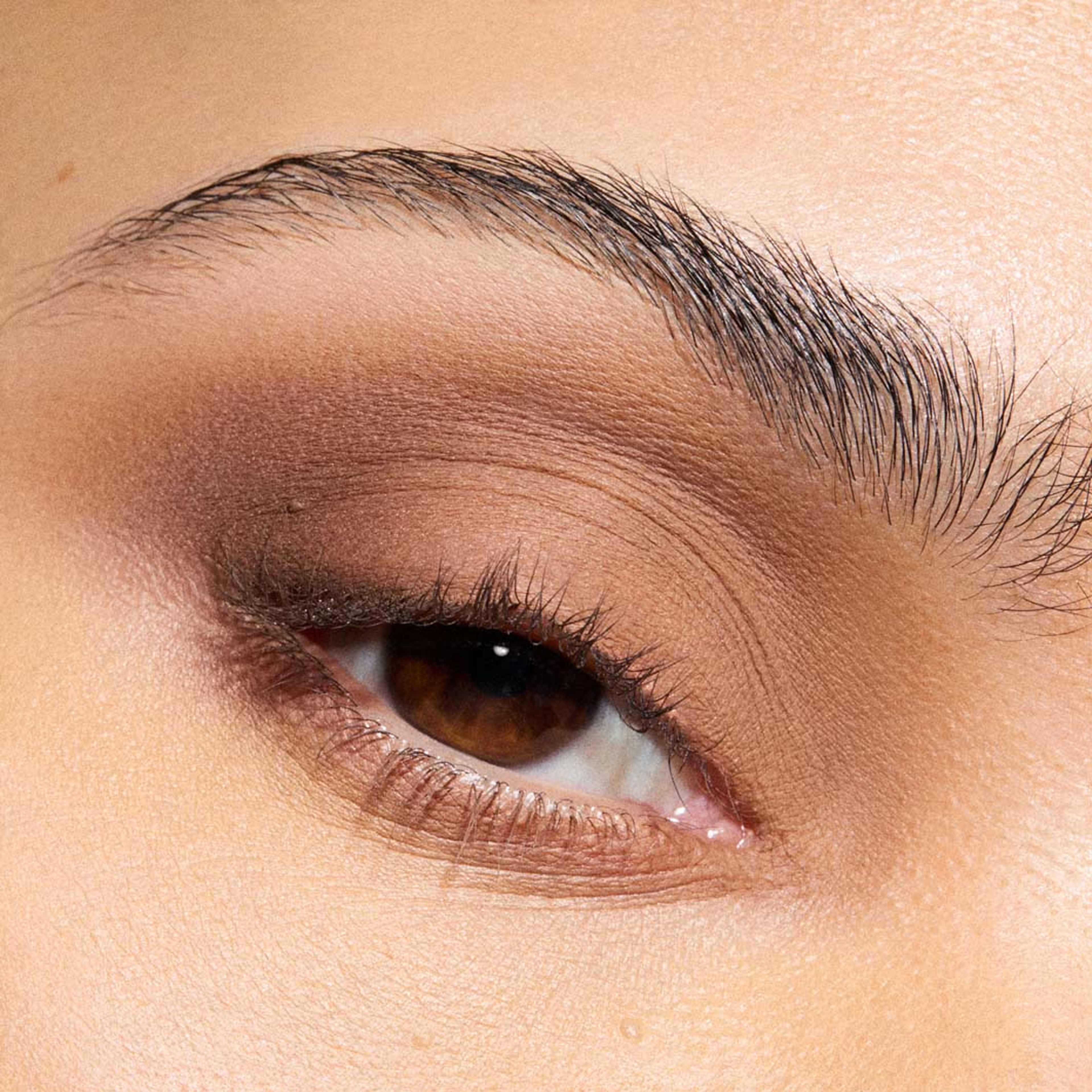 Multisculpt Matte Liquid Eyeshadow, från MAC Cosmetics, i färgen Hodge Podge. Klicka för att öppna bilden i stort format