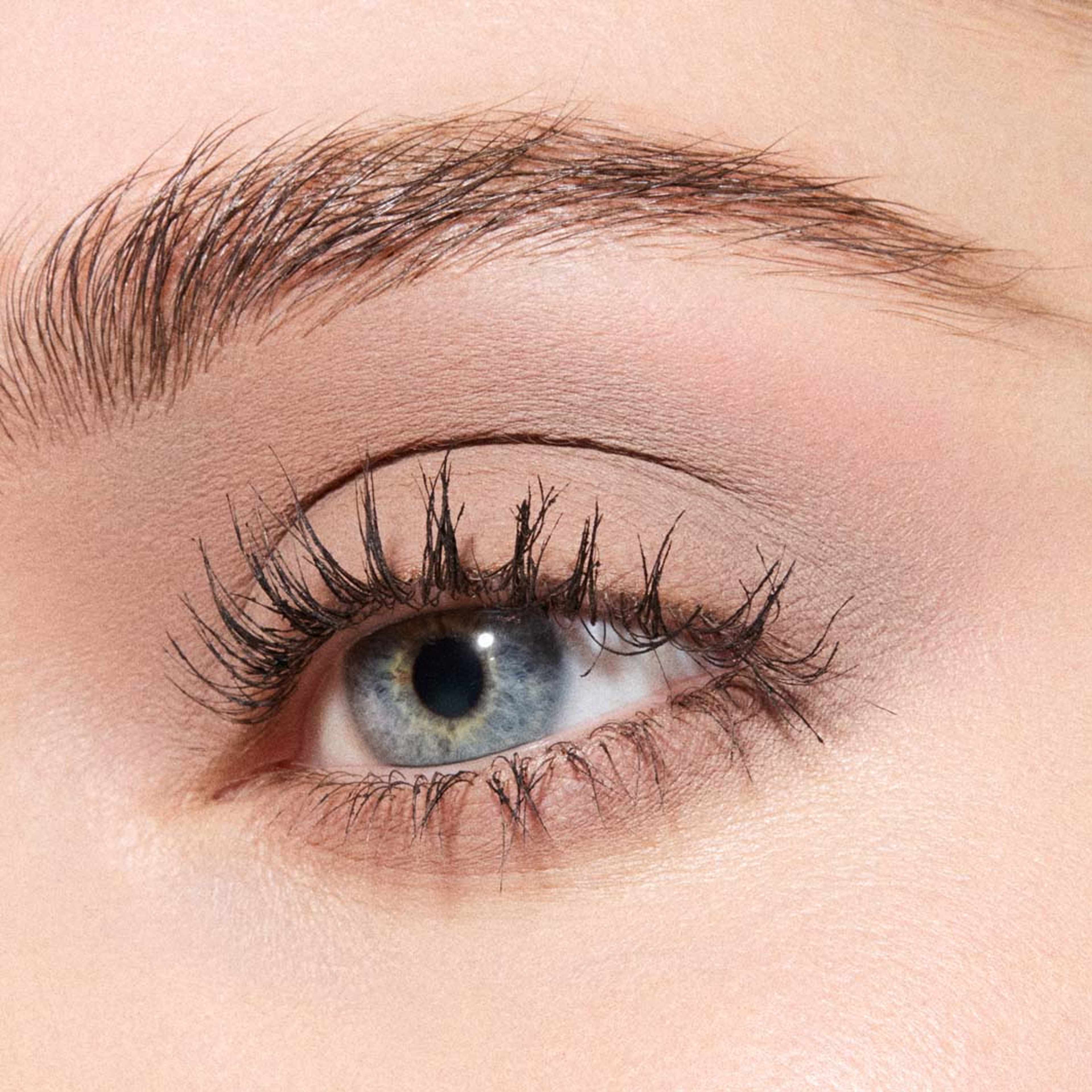 Multisculpt Matte Liquid Eyeshadow, från MAC Cosmetics, i färgen Tailor Grey. Klicka för att öppna bilden i stort format