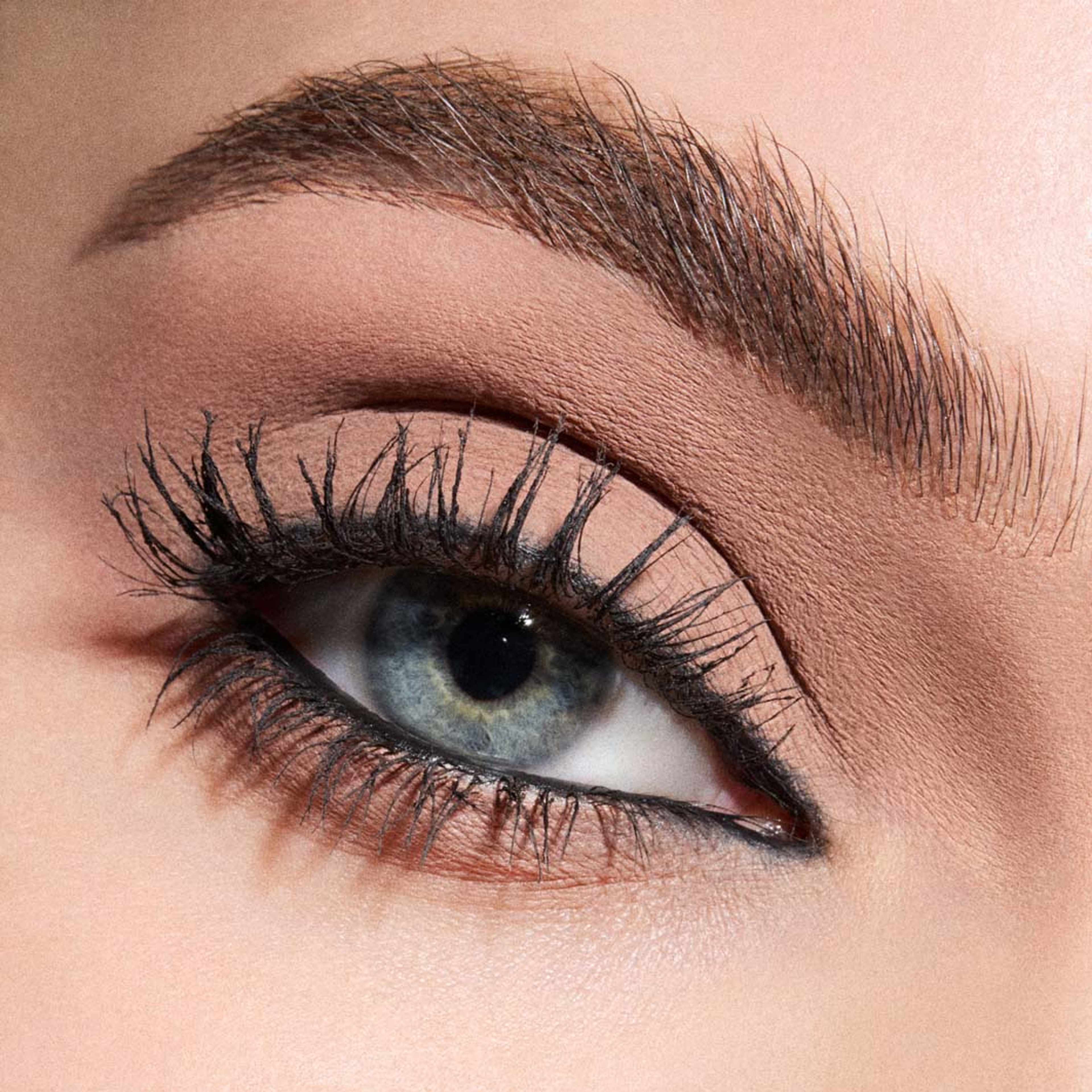 Multisculpt Matte Liquid Eyeshadow, från MAC Cosmetics, i färgen Buffed Up. Klicka för att öppna bilden i stort format