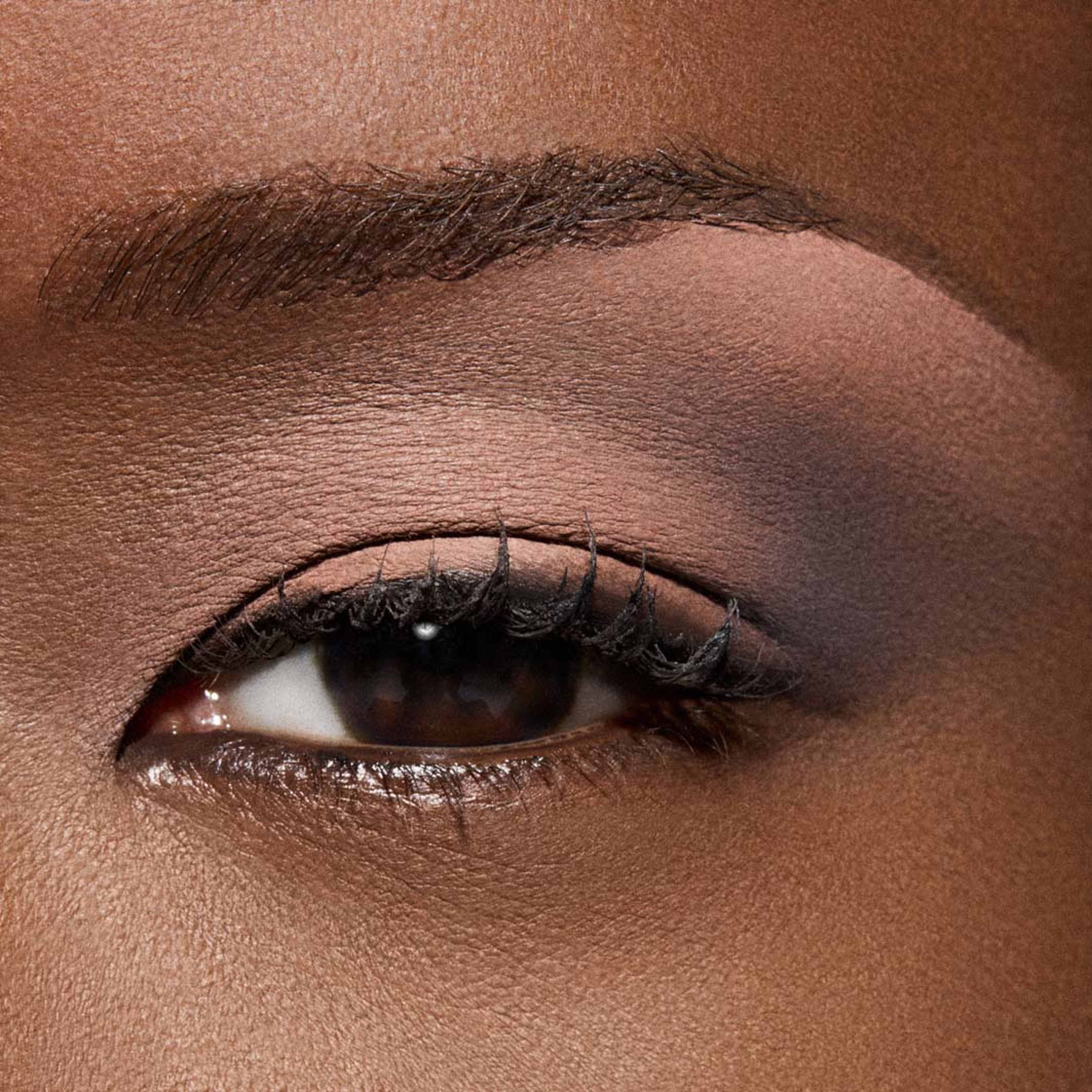 Multisculpt Matte Liquid Eyeshadow, från MAC Cosmetics, i färgen Buffed Up. Klicka för att öppna bilden i stort format