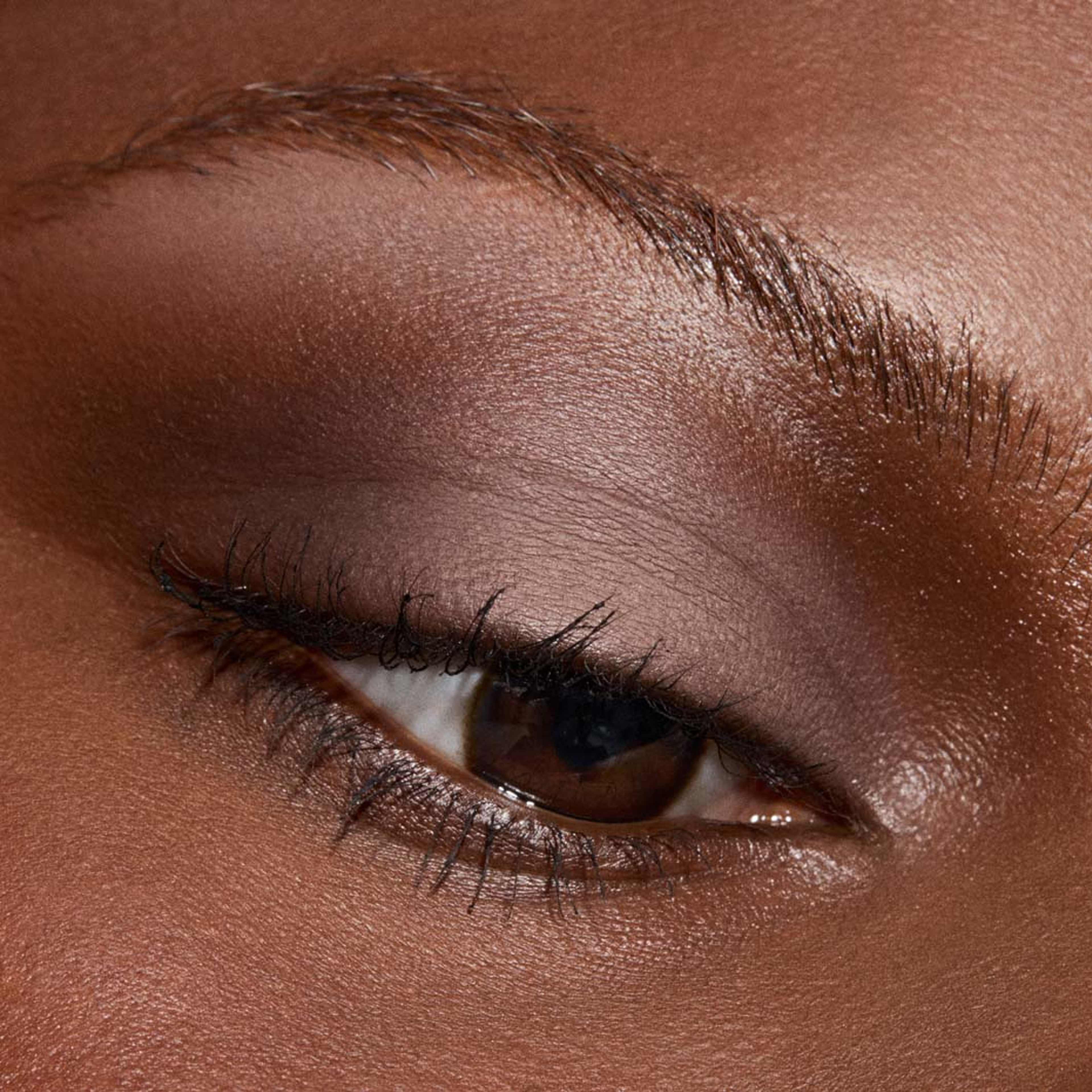 Multisculpt Matte Liquid Eyeshadow, från MAC Cosmetics, i färgen Stone. Klicka för att öppna bilden i stort format