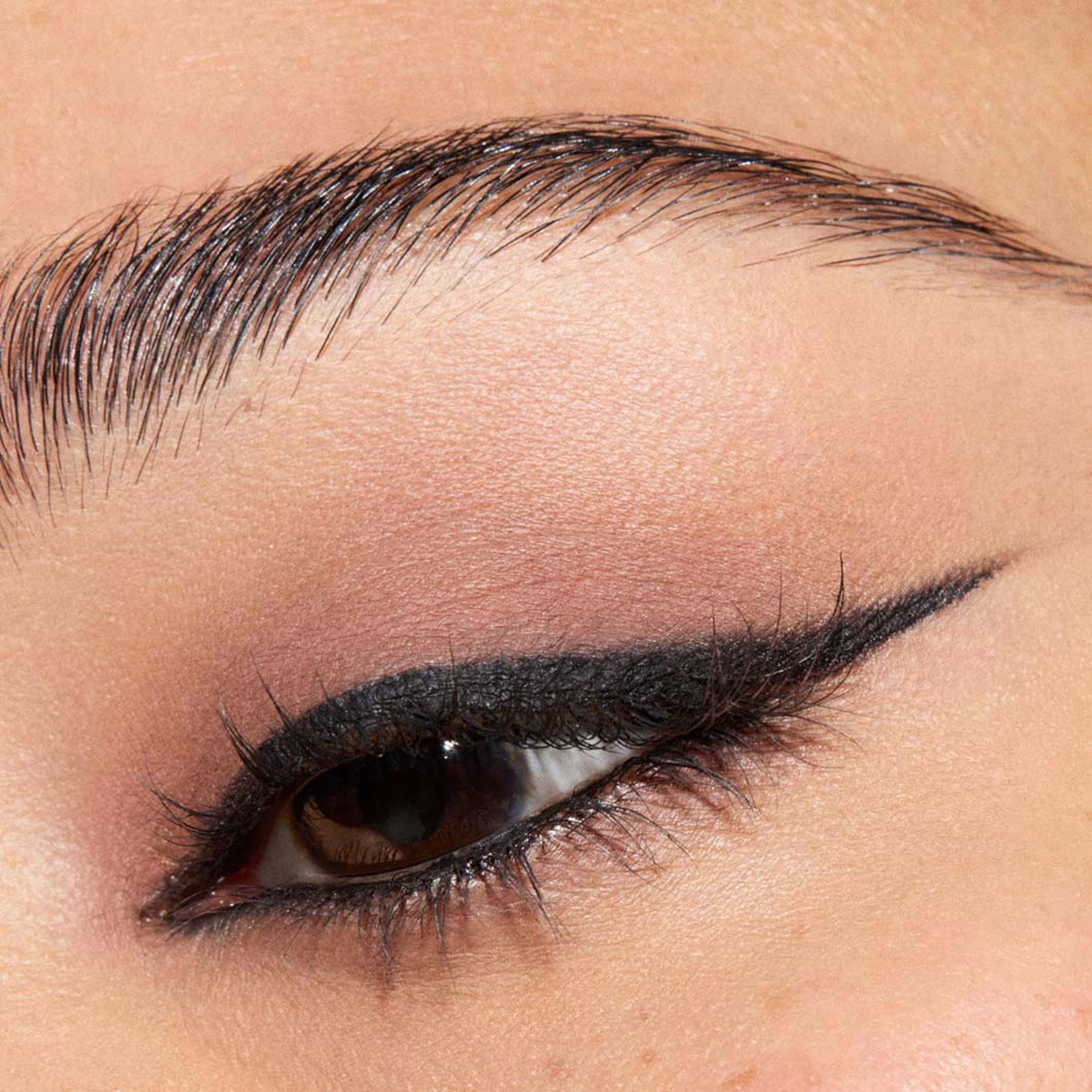 Multisculpt Matte Liquid Eyeshadow, från MAC Cosmetics, i färgen Baby Got Mac. Klicka för att öppna bilden i stort format