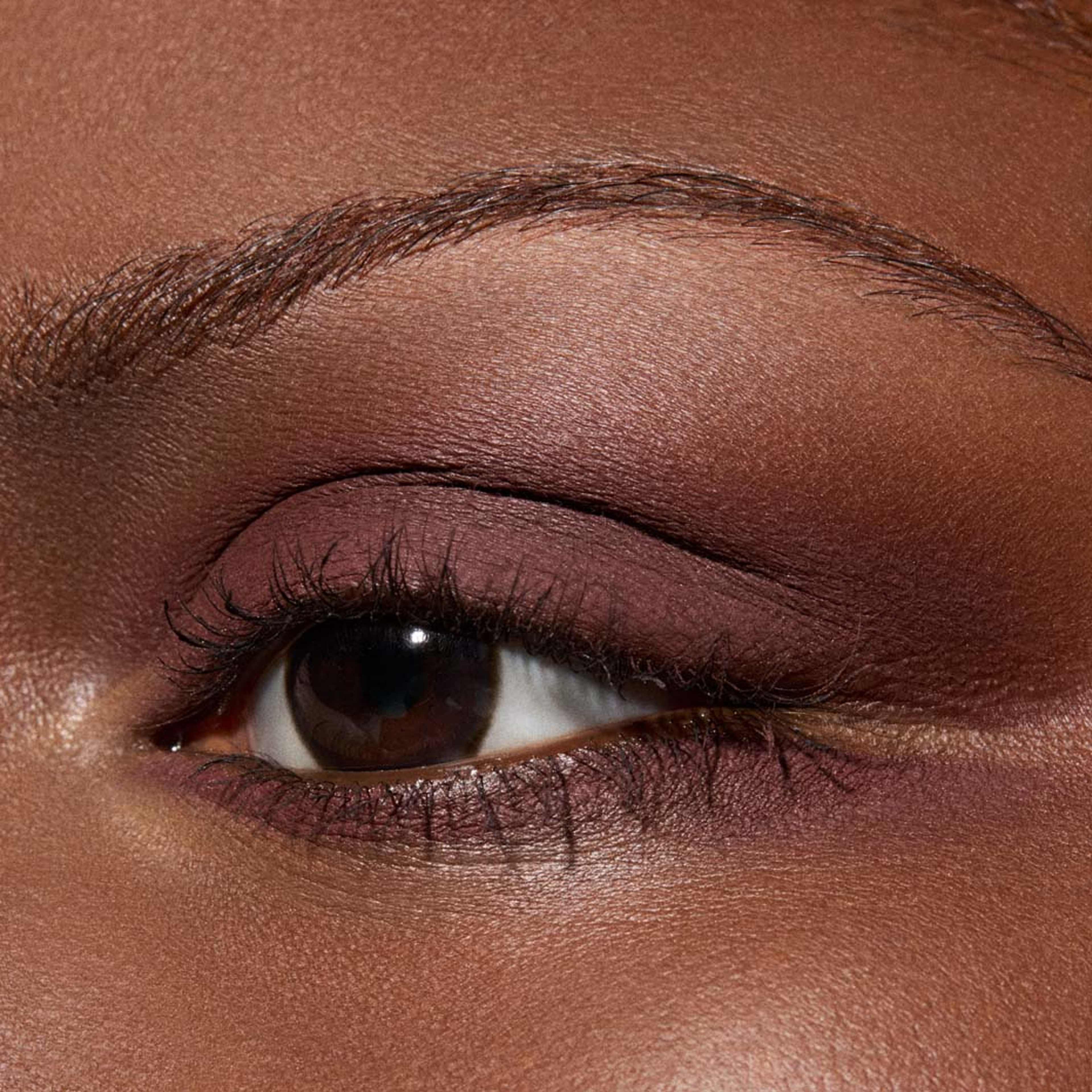 Multisculpt Matte Liquid Eyeshadow, från MAC Cosmetics, i färgen Pinot Noir. Klicka för att öppna bilden i stort format