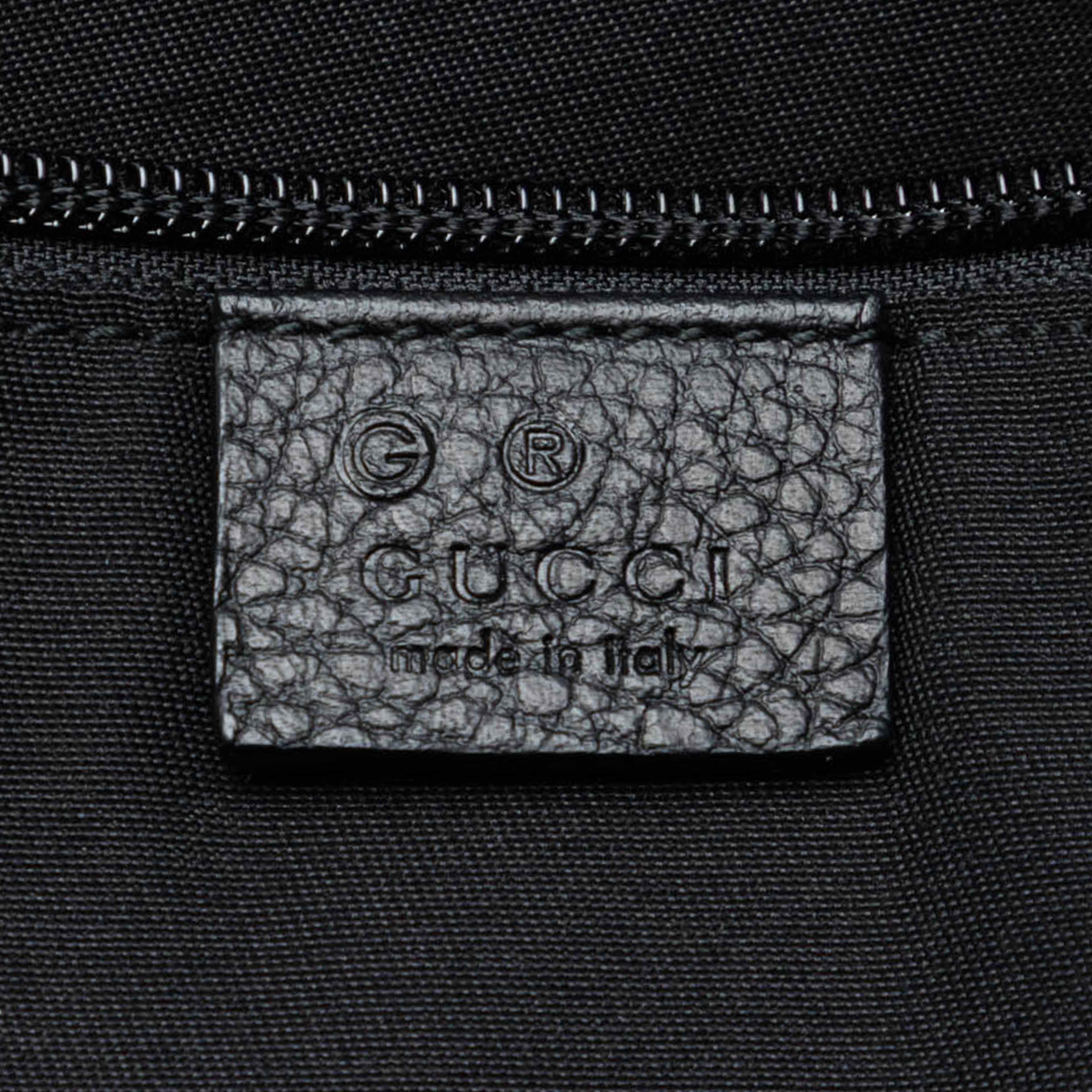 Gucci Gg Denim Crossbody, från Luxclusif, i färgen black. Klicka för att öppna bilden i stort format