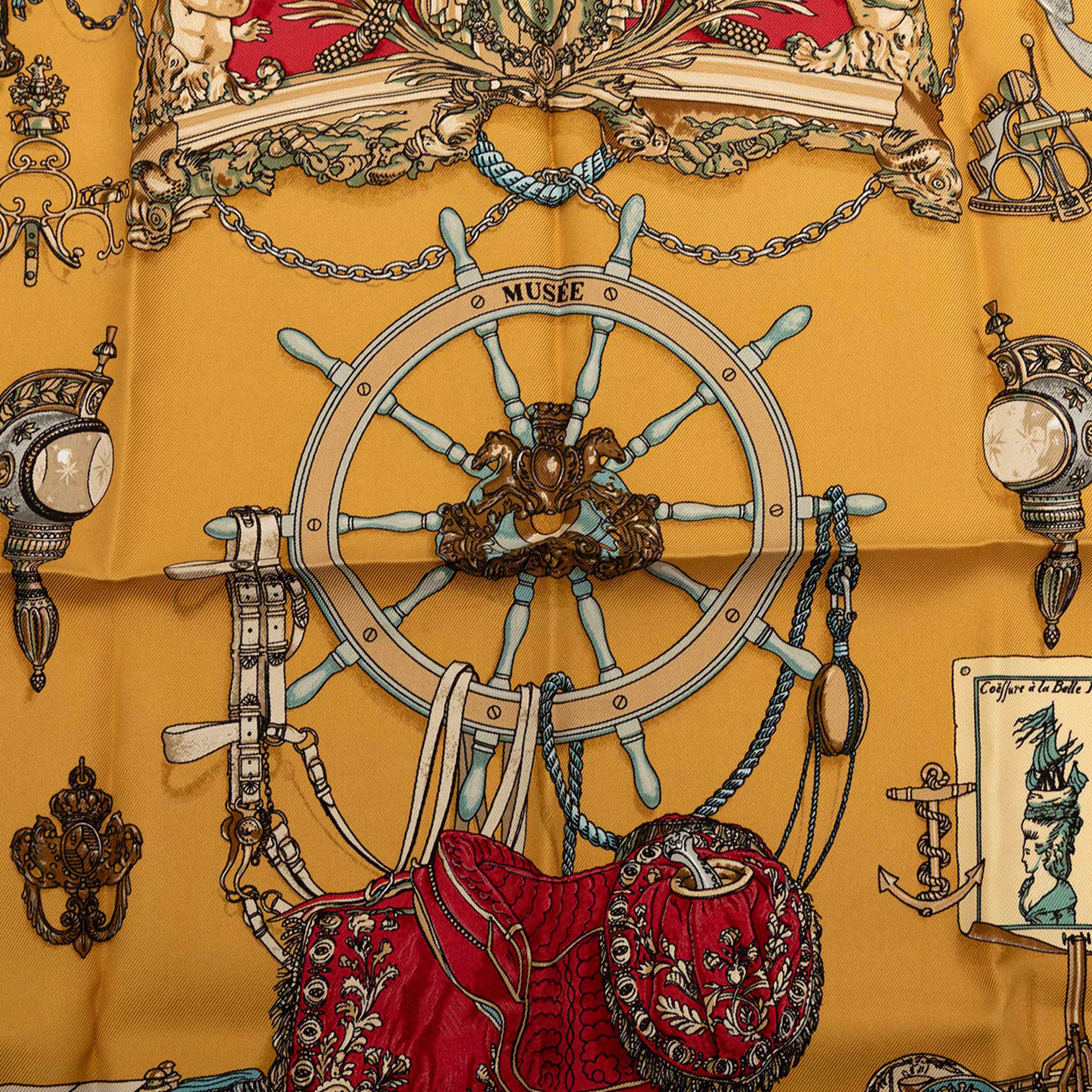 Hermès Musee Silk Handkerchief, från Luxclusif, i färgen camel. Klicka för att öppna bilden i stort format