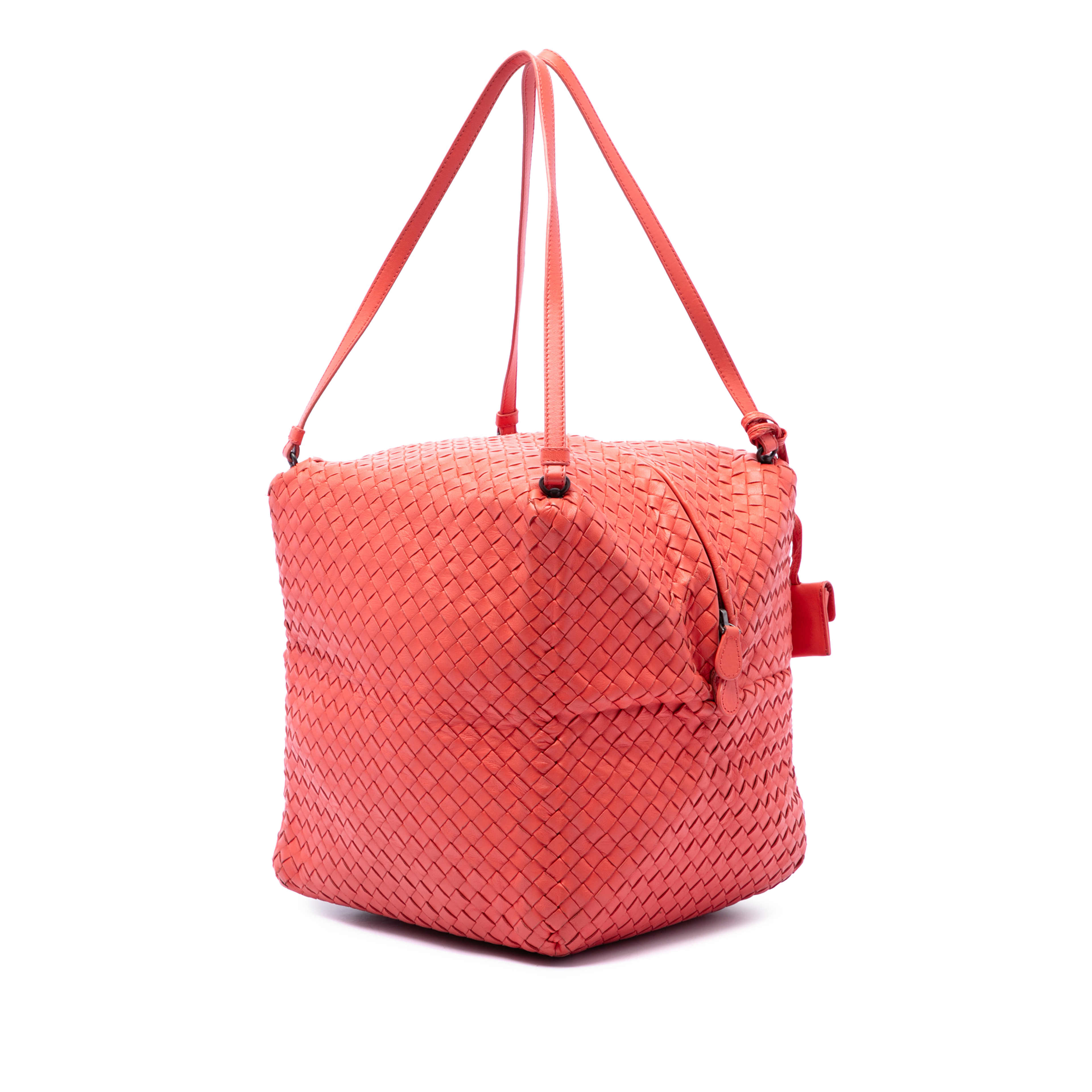 Bottega Veneta Nappa Intrecciato Cube Shoulder Bag, från Luxclusif, i färgen orange. Klicka för att öppna bilden i stort format